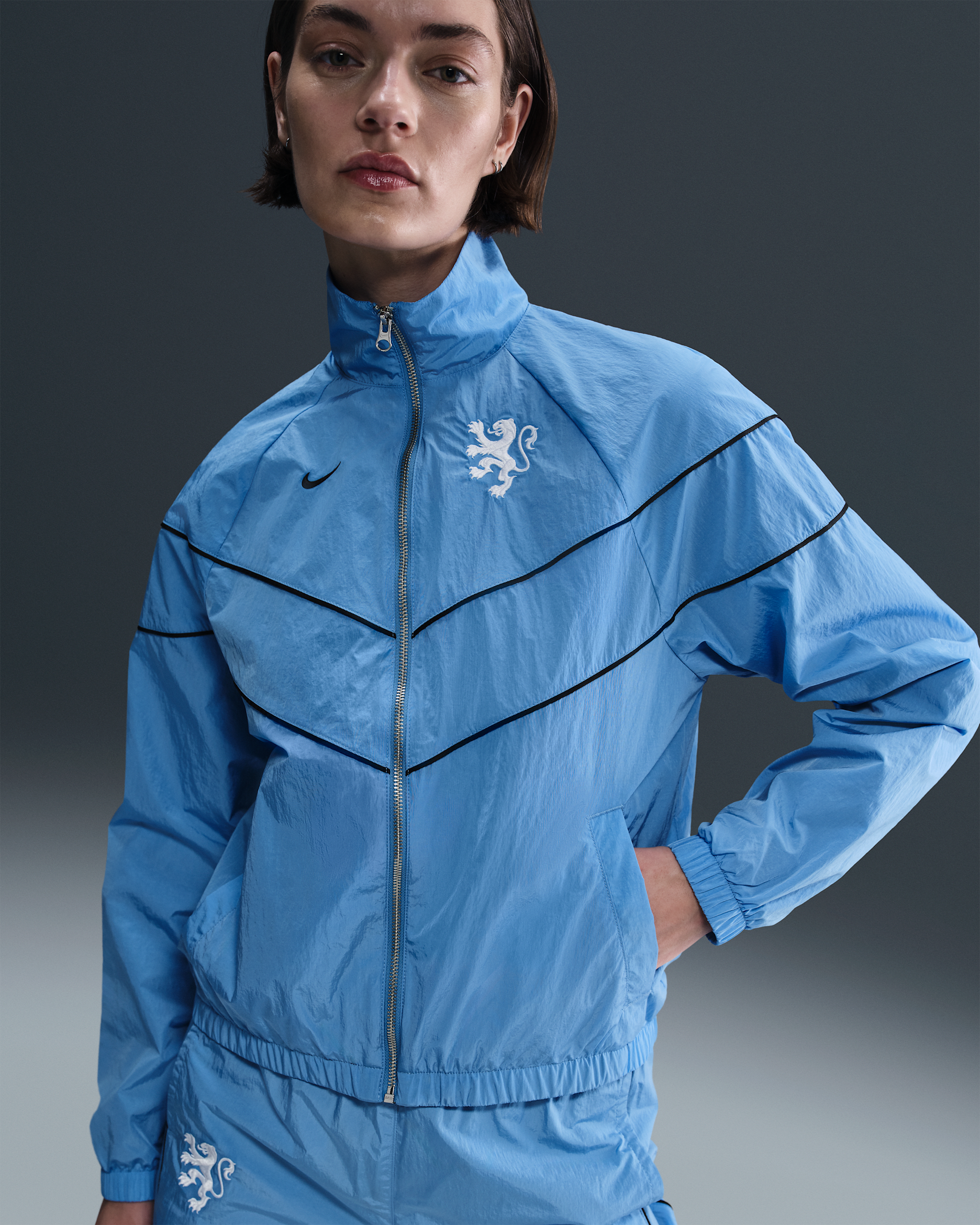 Niederlande Windrunner Nike Football Jacke aus UV-Gewebe (Damen) - Blue Beyond/Blue Beyond/Schwarz/Schwarz