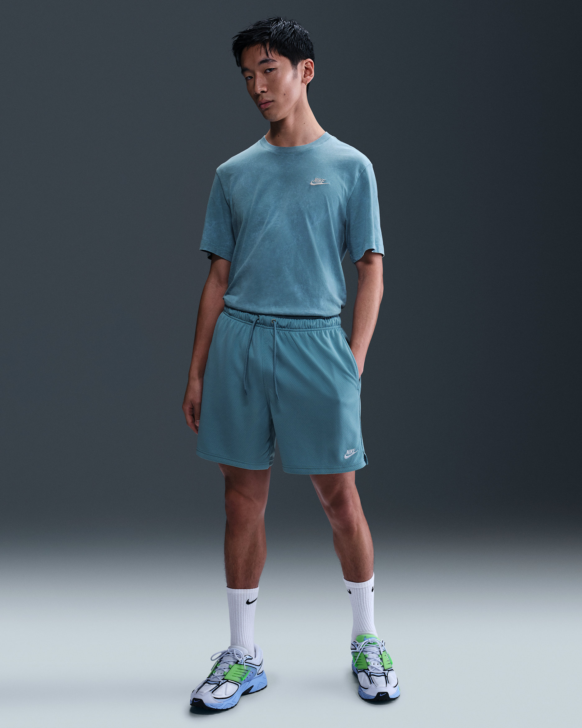 ナイキ クラブ メンズ メッシュ フロー ショートパンツ - デニムターコイズ/ホワイト