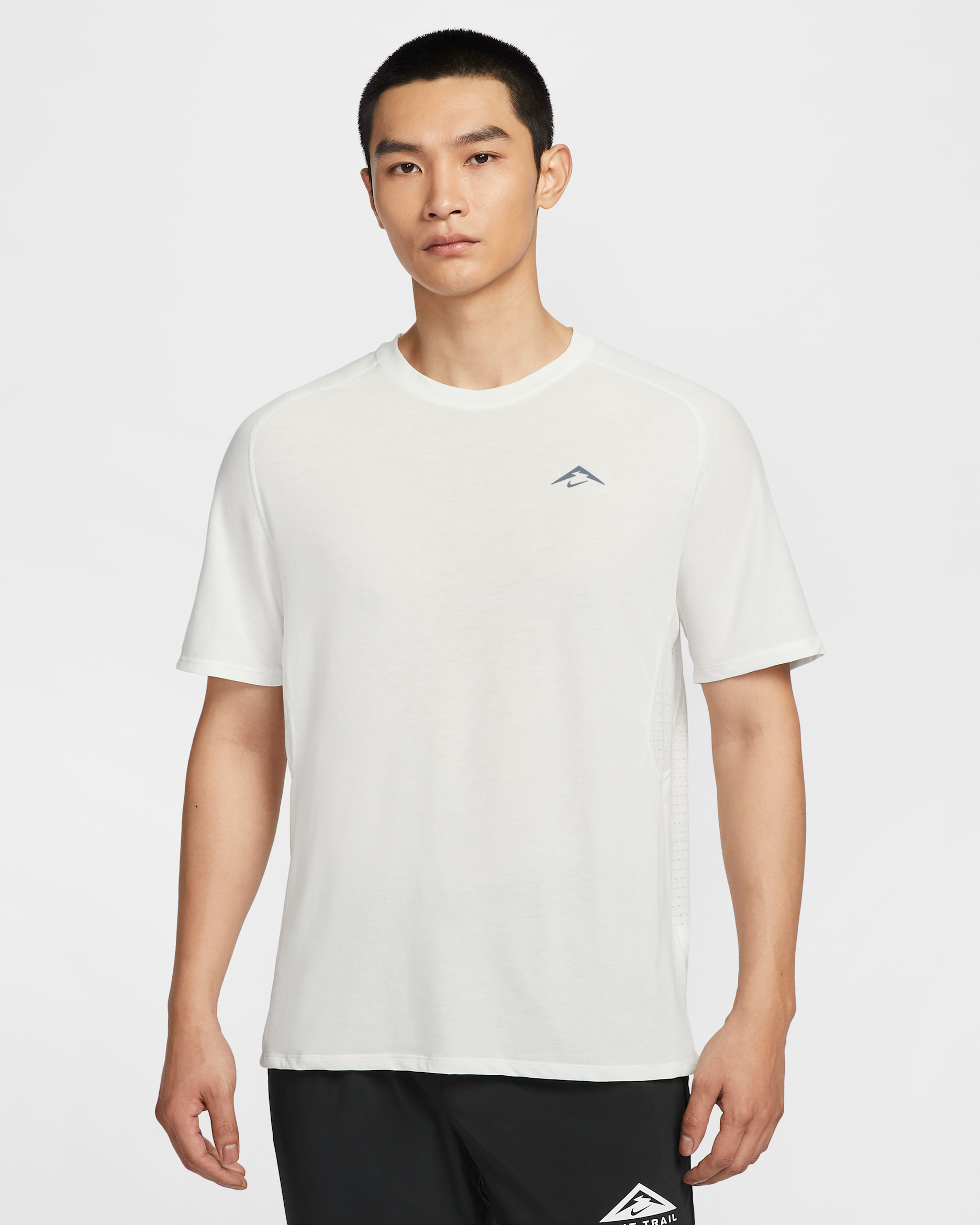 เสื้อวิ่งแขนสั้นผู้ชาย Dri-FIT ADV Nike Solar Chase - Summit White/ดำ