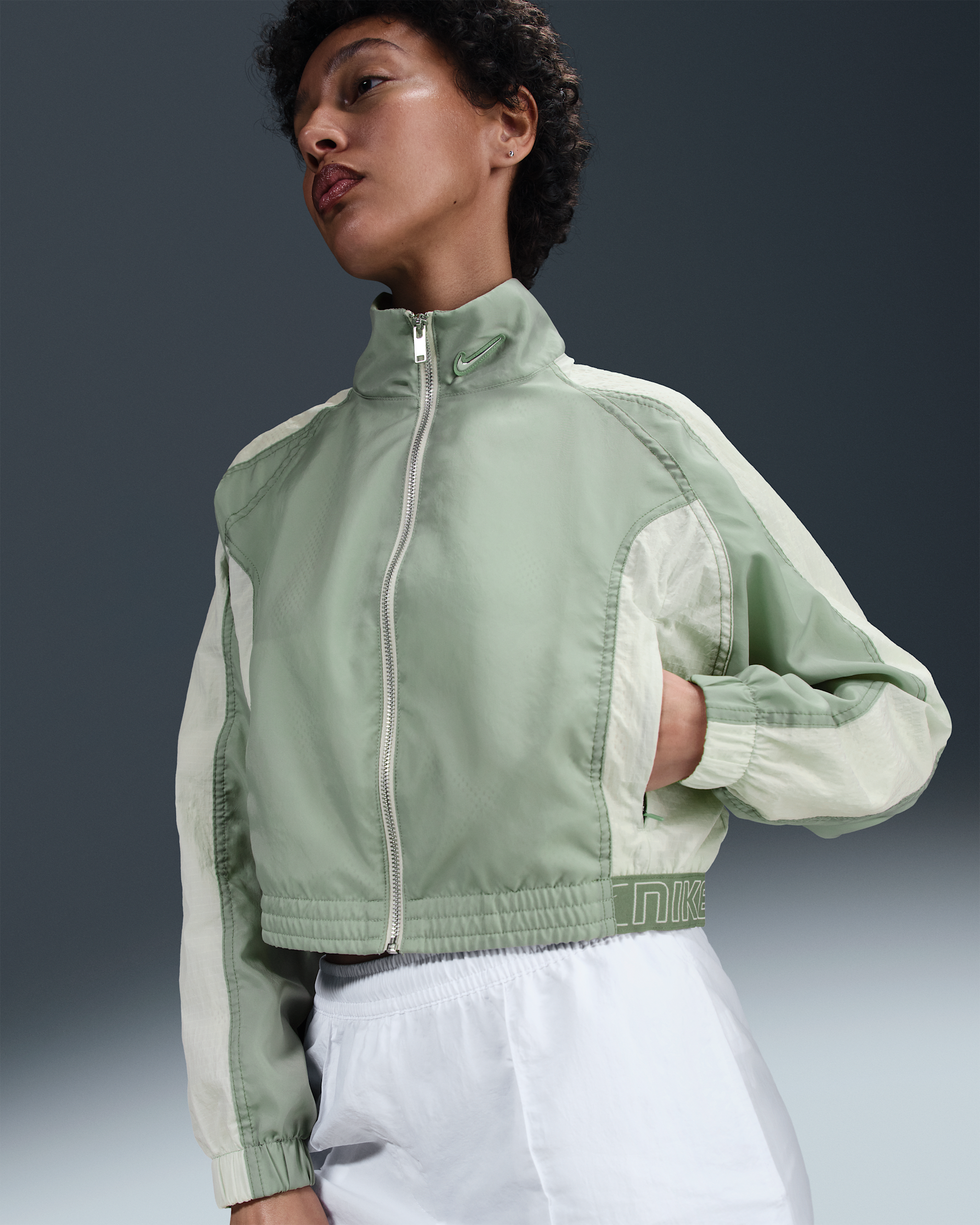 Nike Sportswear Women's Woven Jacket - Jade Horizon/Phantom