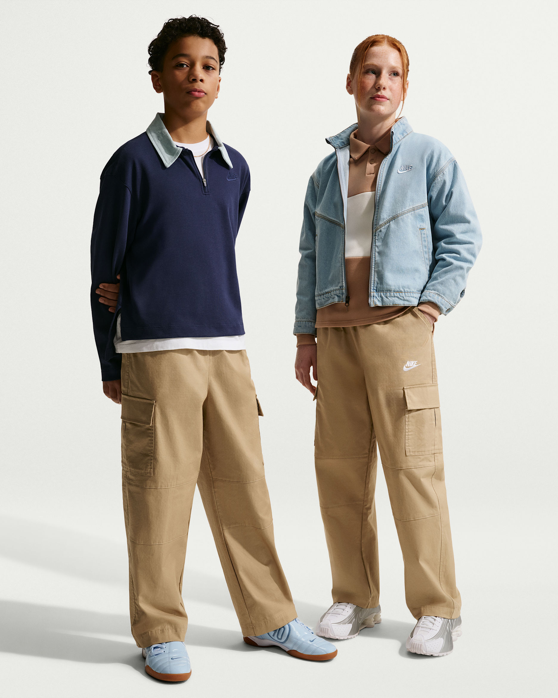 나이키 스포츠웨어 클럽 주니어 우븐 카고 팬츠 - 파라슈트 베이지/화이트