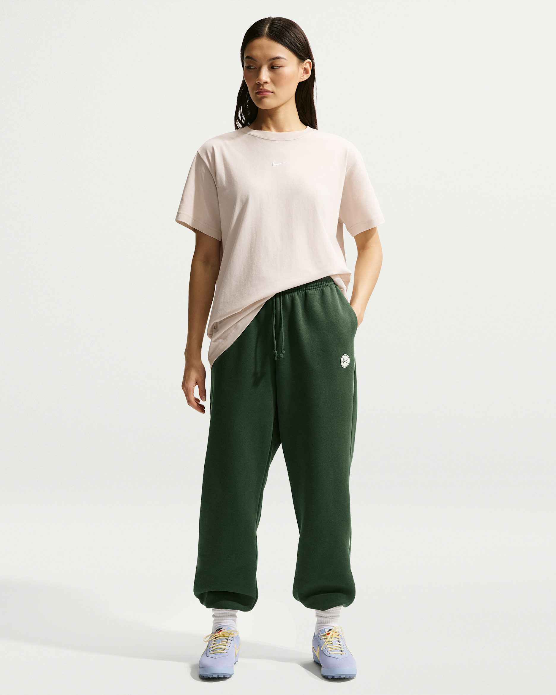 Nike Sportswear Phoenix Fleece Women's Oversized High-Waisted Graphic Trousers - Fir/Alabaster