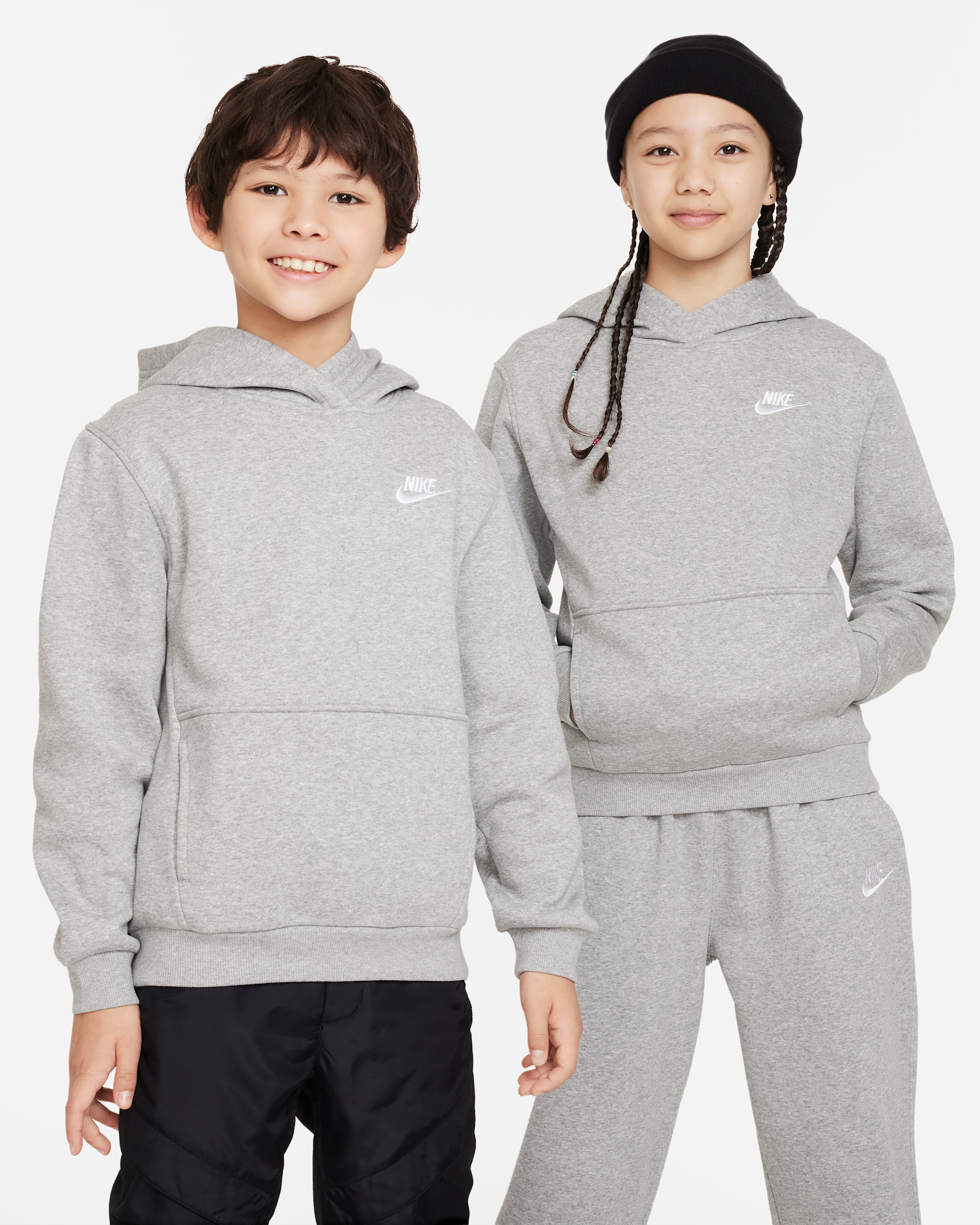 Nike Sportswear Club Fleece Older Kids' Pullover Hoodie - Dark Grey Heather/White