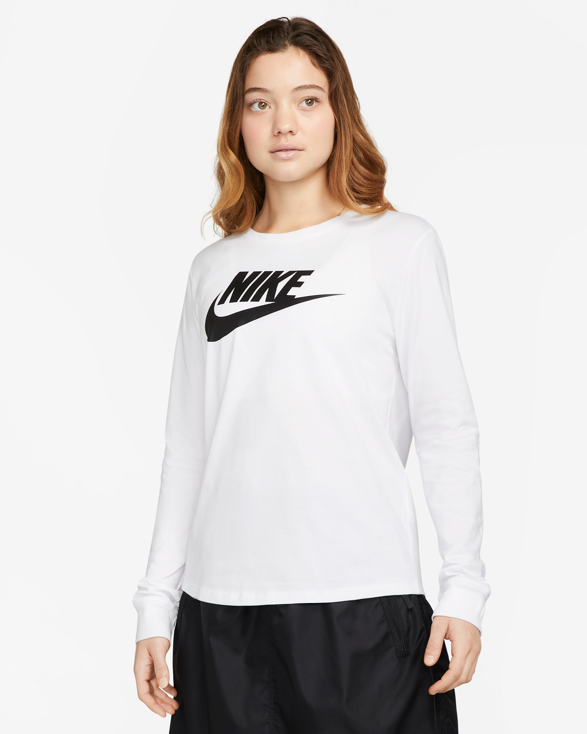 Nike Sportswear Essentials Women's Long-Sleeve Logo T-Shirt - White/Black