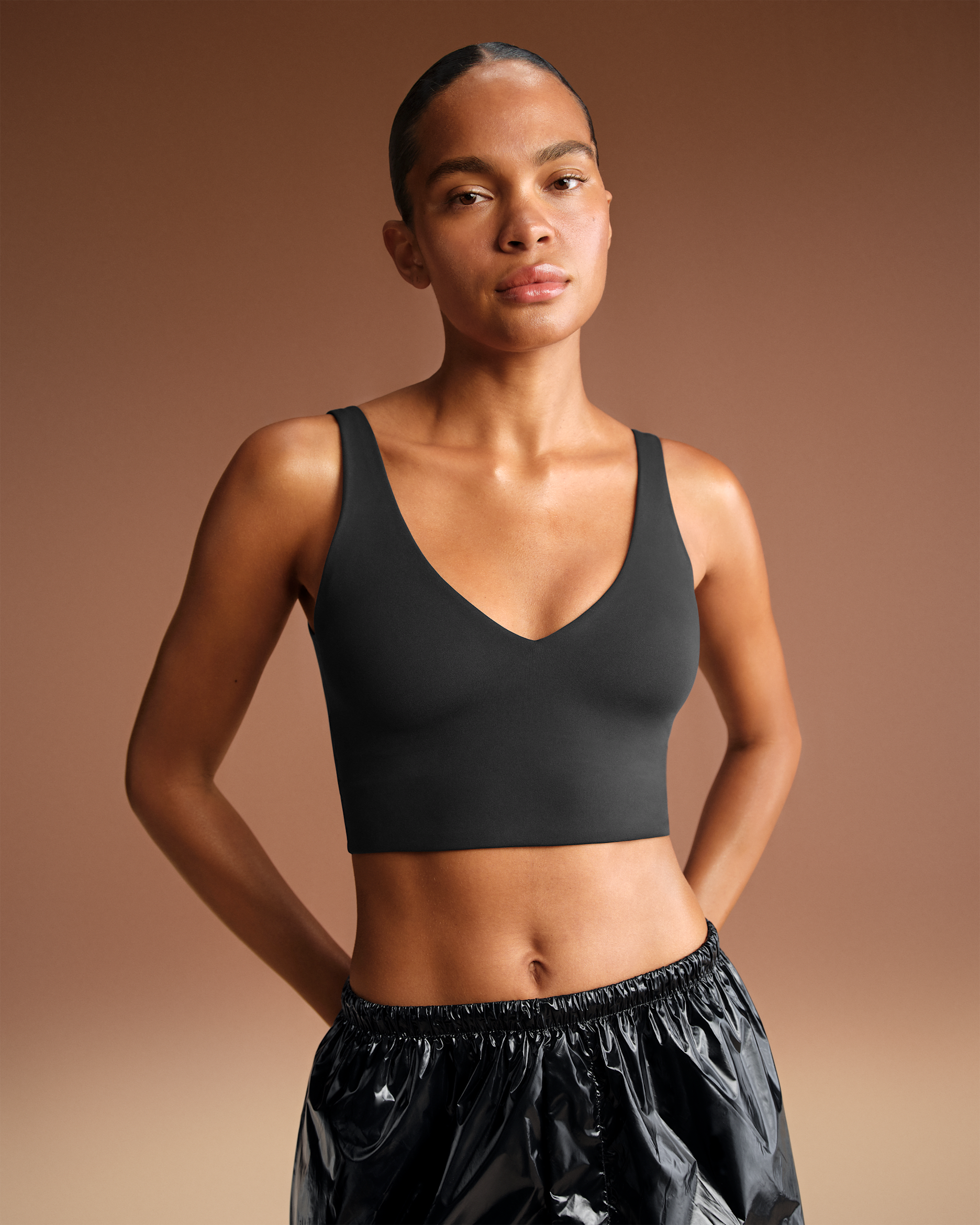 NikeSKIMS Matte Women's V-Neck Long-Line Bra - NSKM OBSIDIAN