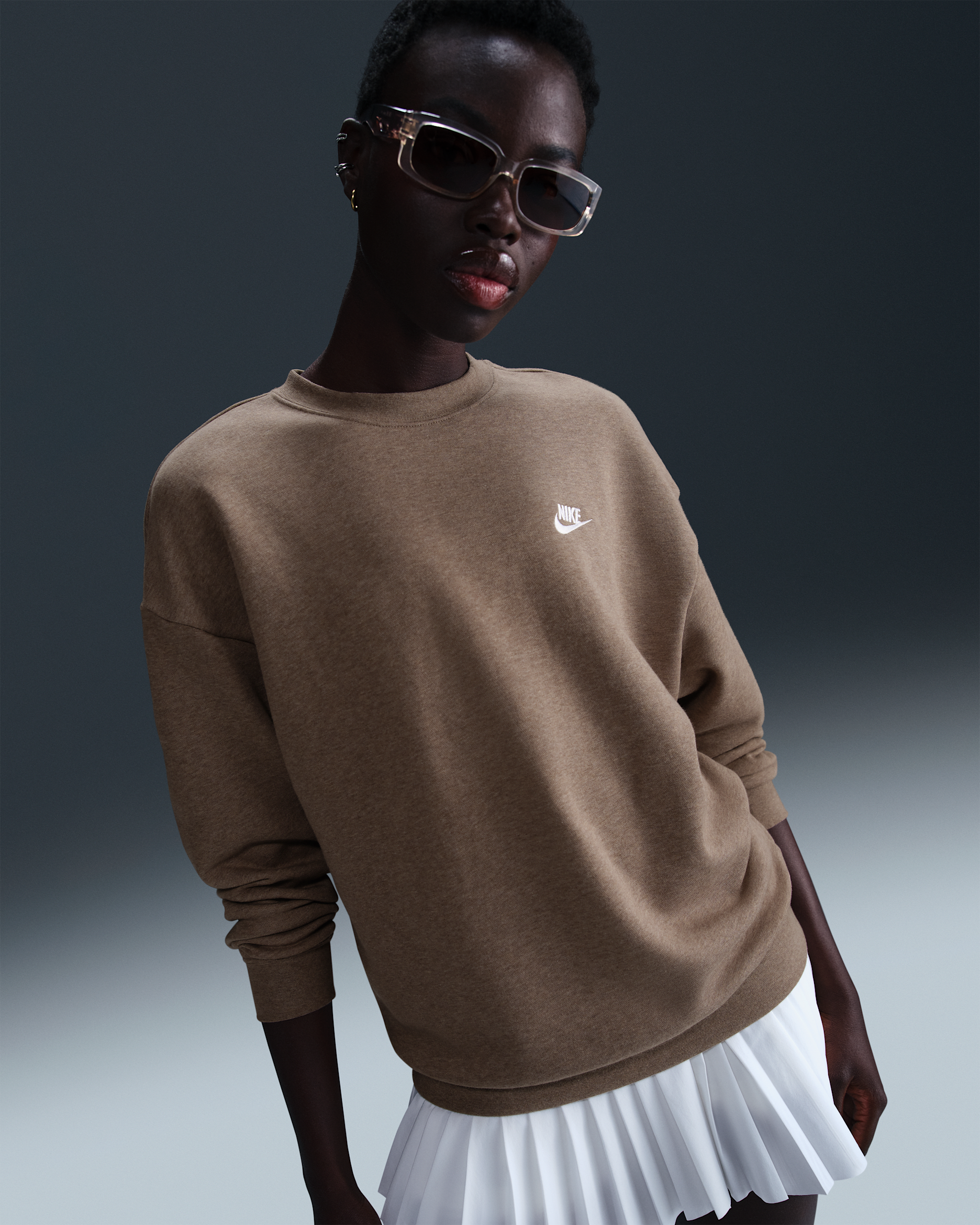 Nike Sportswear Club Fleece Women's Loose Crew-Neck Sweatshirt - Mink Brown/Heather/White