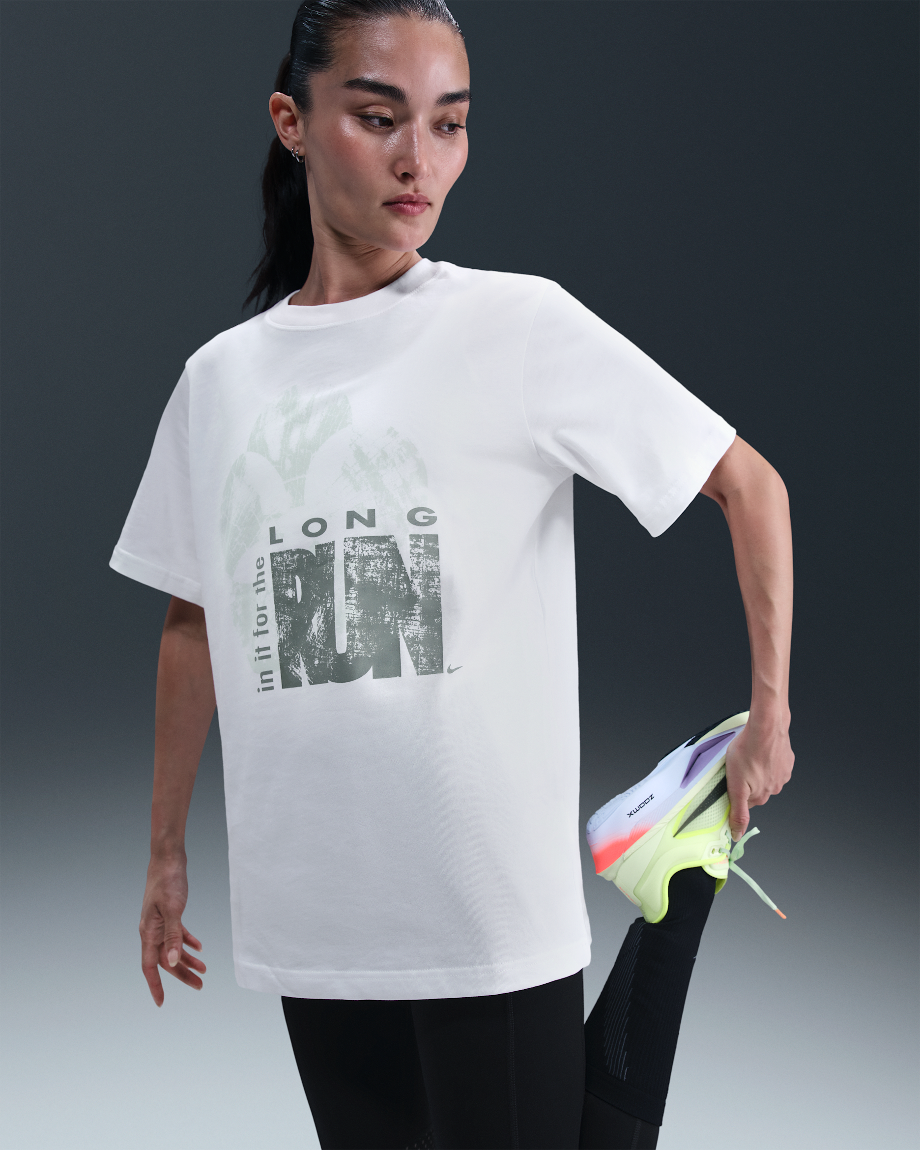 Nike 女款跑步 T 恤 - 白色