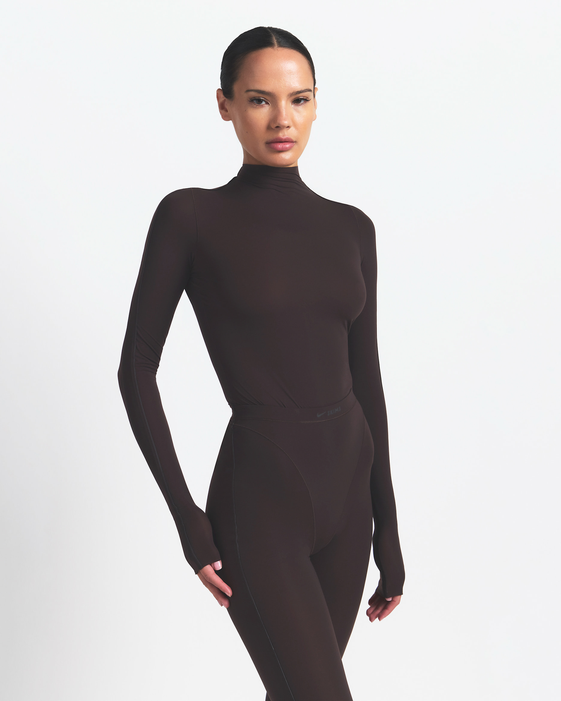 NikeSKIMS Weightless Layers Women's Mock-Neck Long-Sleeve Top - NSKM DARK ROAST