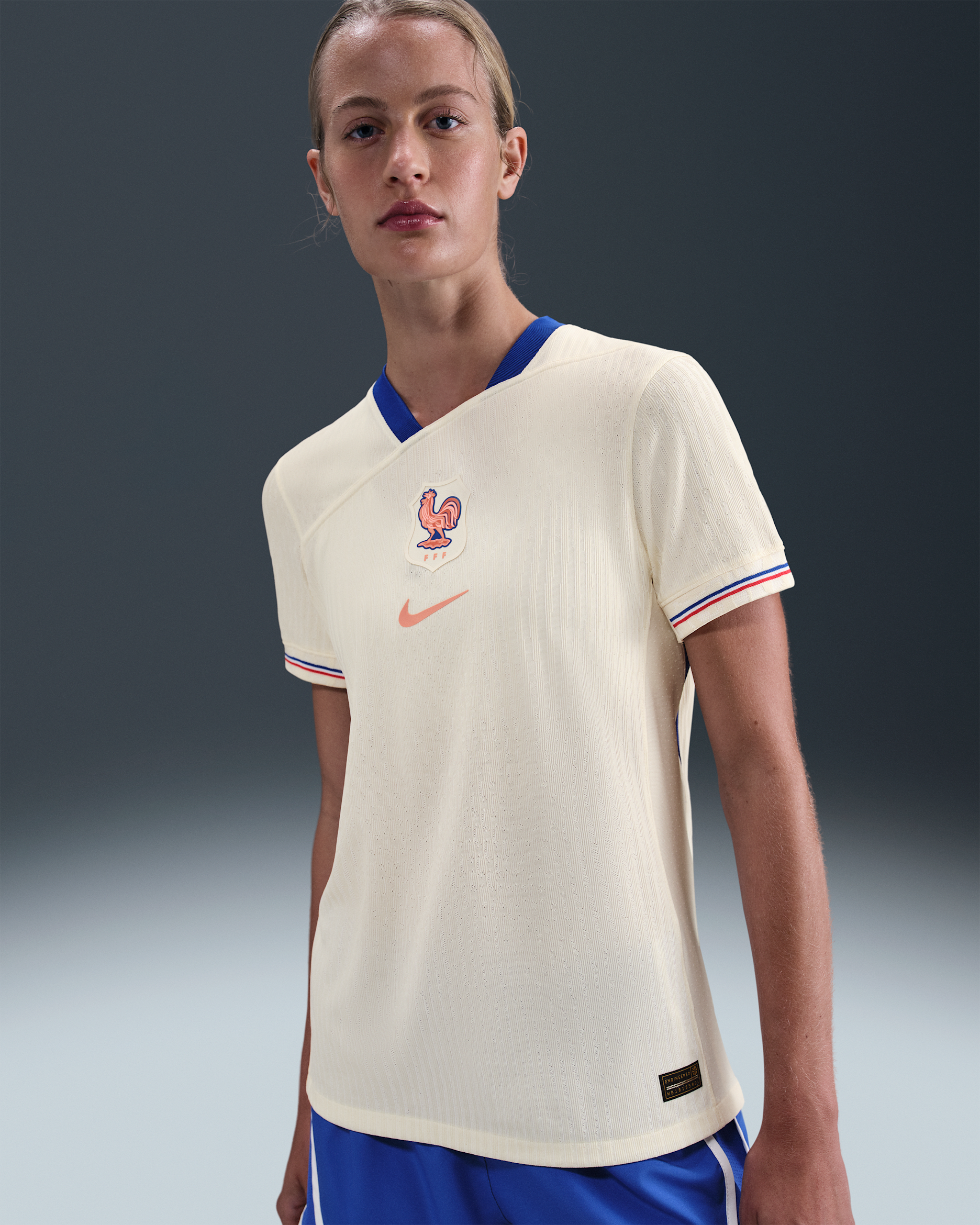 FFF 2025 Maç Deplasman (Kadın Takımı) Nike Dri-FIT ADV Authentic Kadın Futbol Forması - Pale Ivory/Sail/Bright Blue/Light Madder Root