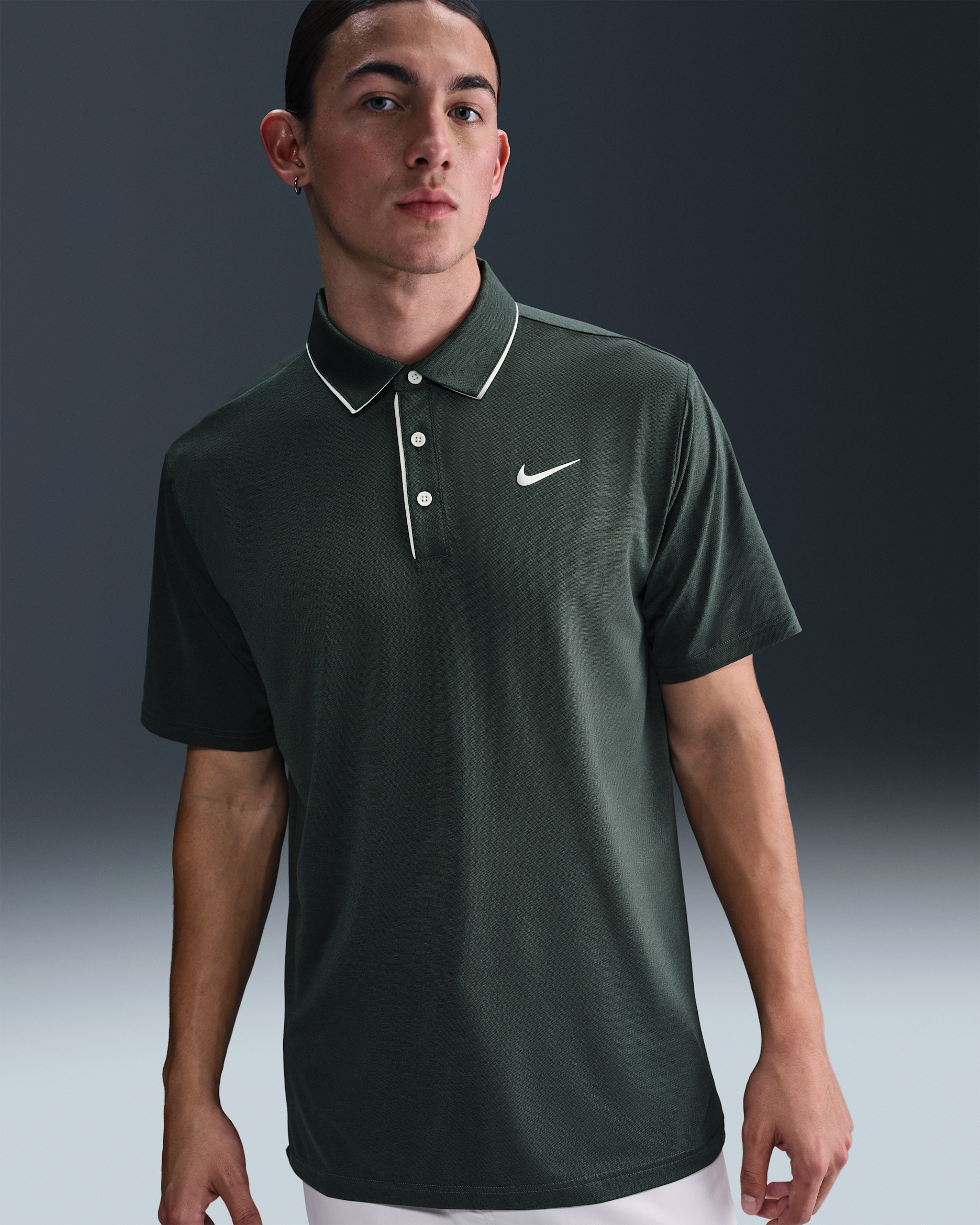 Polo de golf Dri-FIT para hombre Nike Tour - Verde vintage/Marfil pálido