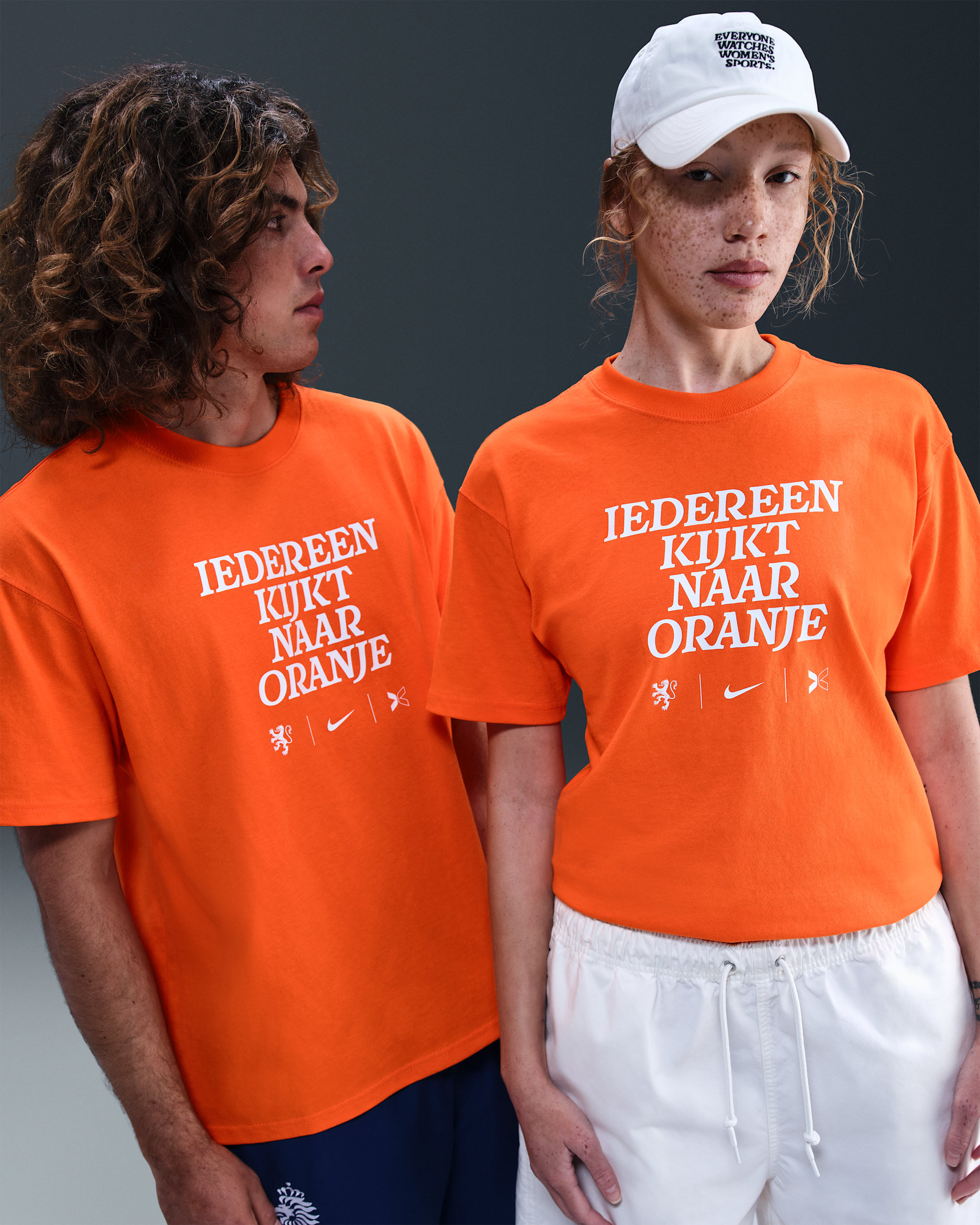 Playera de fútbol Nike by TOGETHXR Everyone Watches Women's Sports™ "Netherlands - Naranja seguridad
