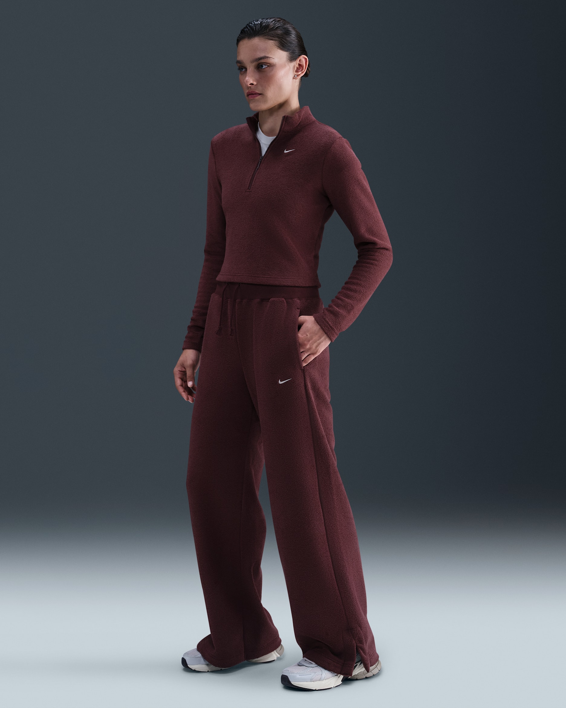 Nike Sportswear Phoenix Plush Pantalón de talle alto y tejido Fleece cálido con pierna ancha - Mujer - Burgundy Crush/Sail