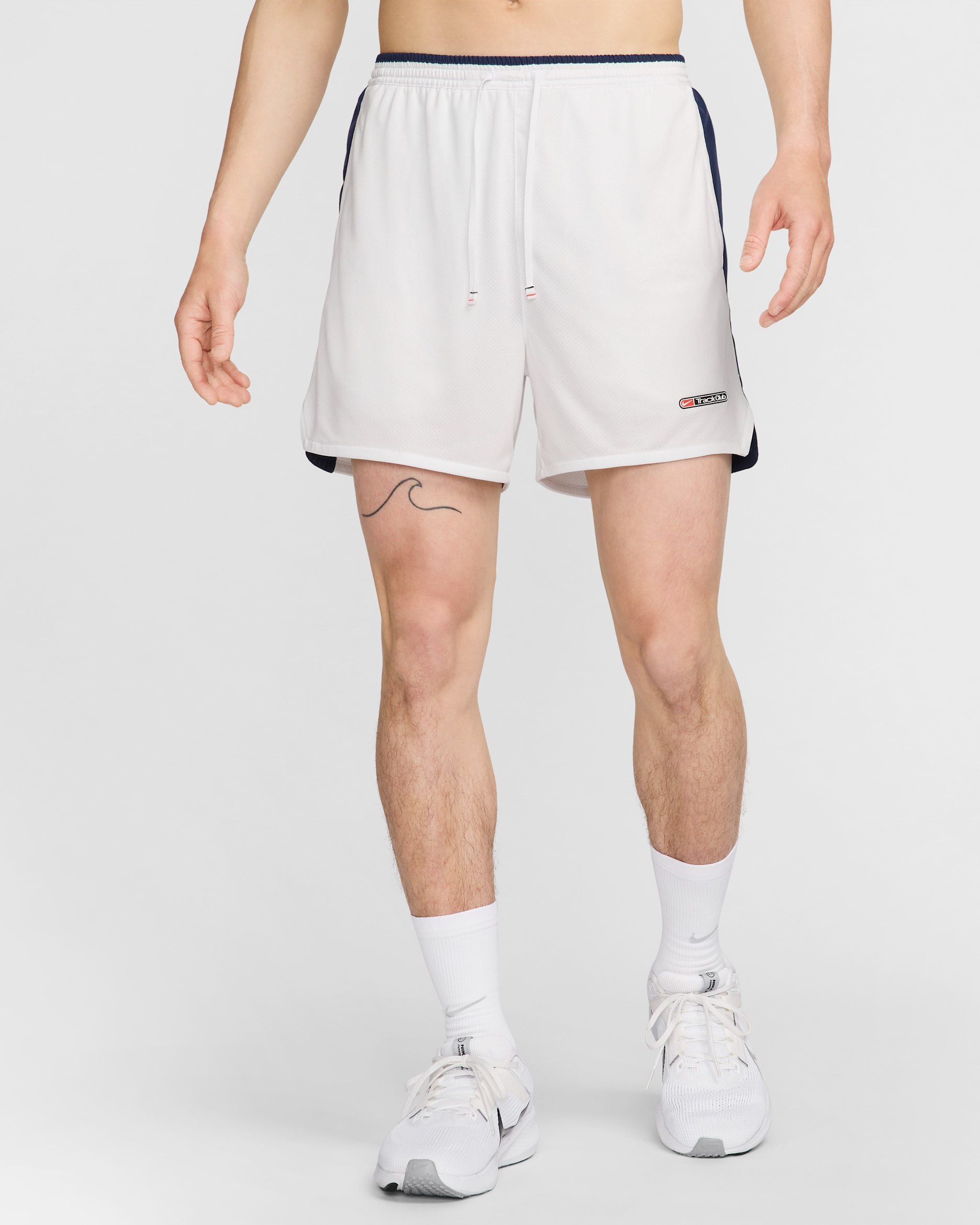 ナイキ トラック クラブ メンズ Dri-FIT 13cm ランニングショートパンツ (インナー付き) - サミットホワイト/ミッドナイトネイビー/サミットホワイト