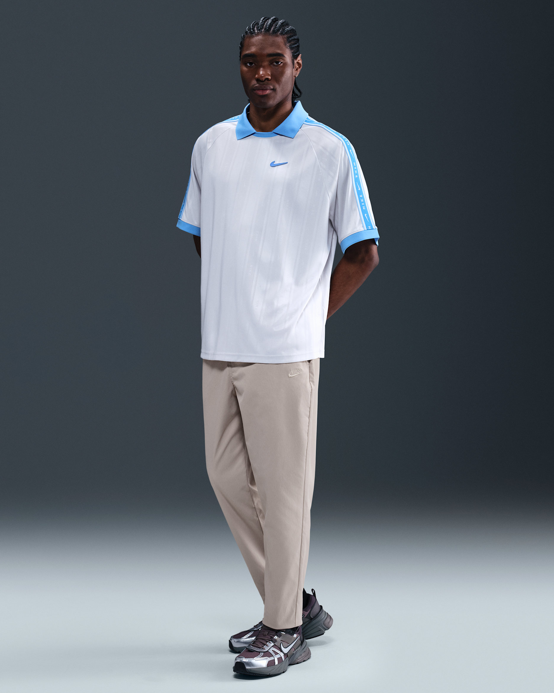 Nike Club schmal zulaufende Hose aus Webmaterial (Herren) - College Grey/College Grey