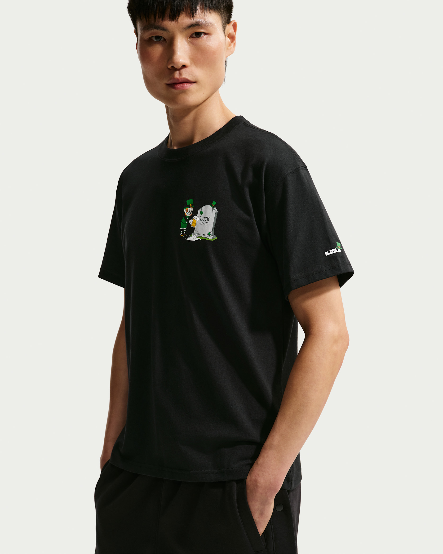 レブロン "Green With Envy" ナイキ メンズ バスケットボール Tシャツ - ブラック