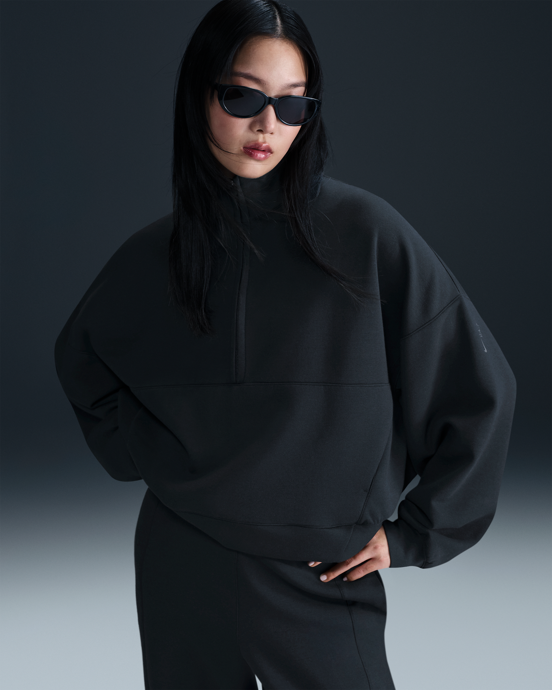 Nike 24.7 ImpossiblySoft Women's Dri-FIT Oversized 1/2-Zip Top - Black/Dark Smoke Grey