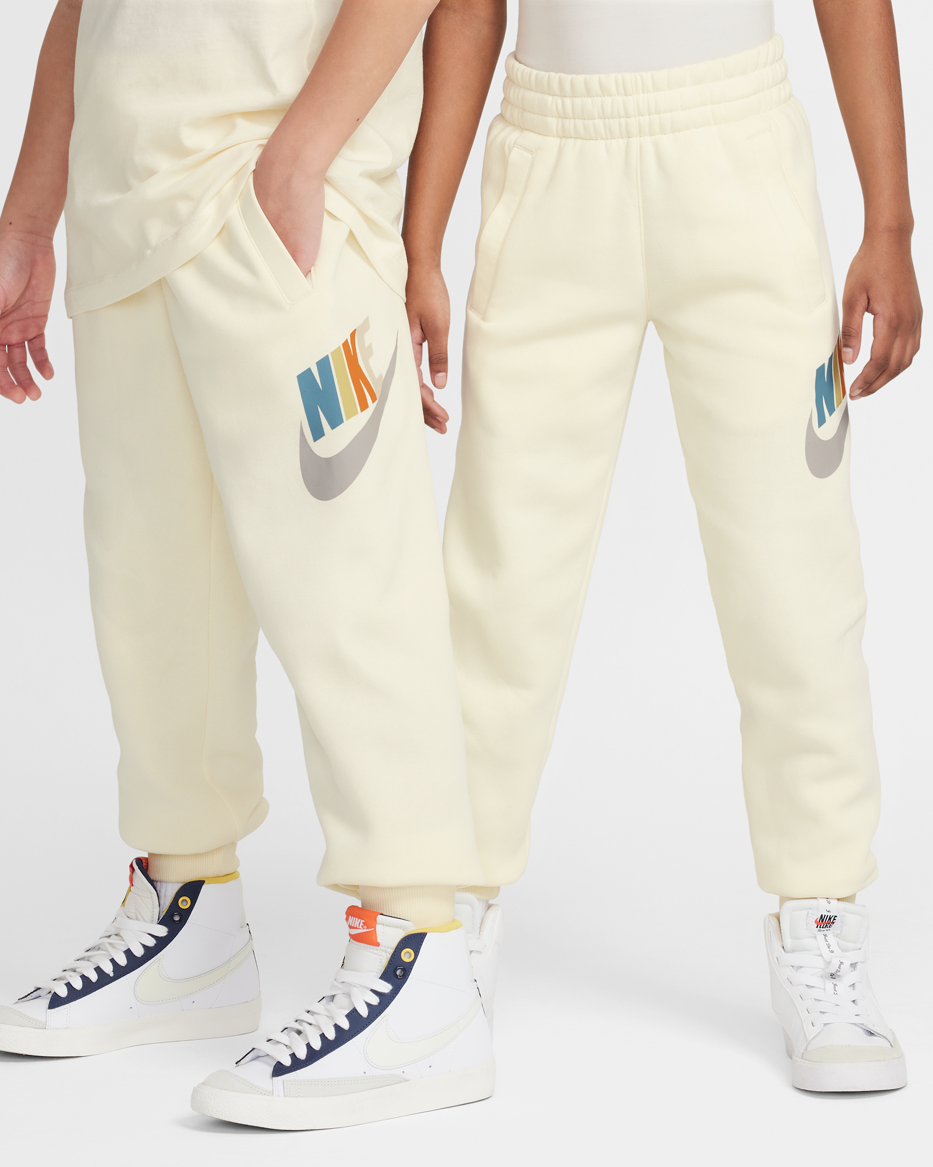 Joggers para niños talla grande Nike Club Fleece - Leche de coco