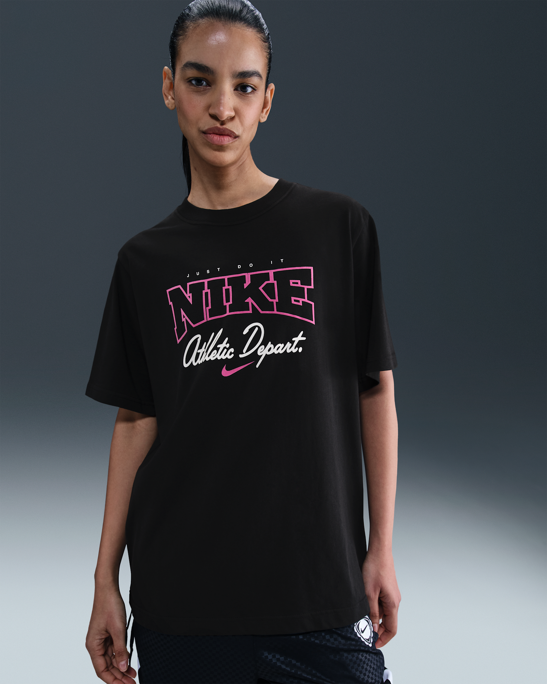 Nike Sportswear Women's Loose Short-Sleeve Graphic T-Shirt - Black