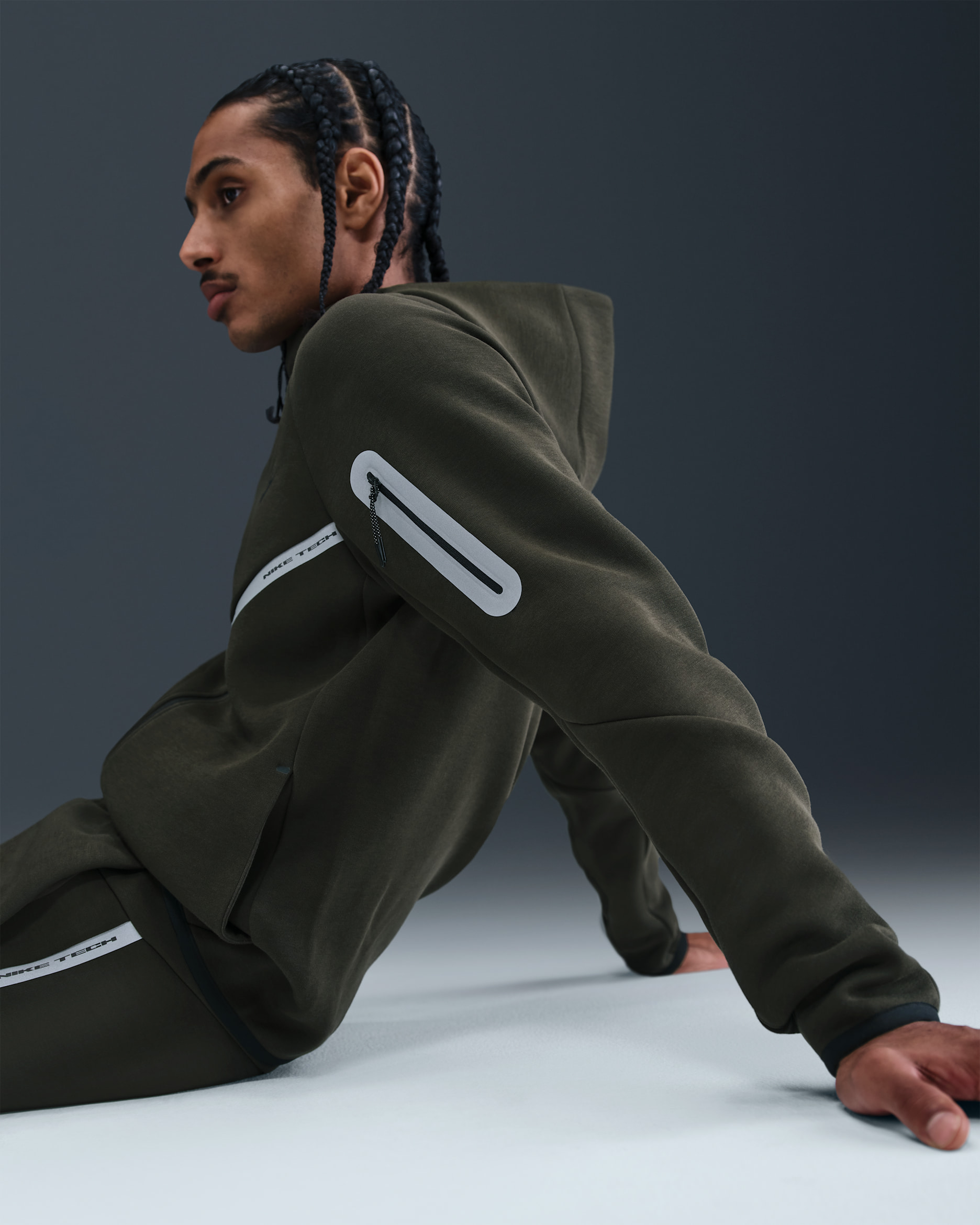 Nike Tech Men's Full-Zip Fleece Windrunner Jacket with Reflective Accents