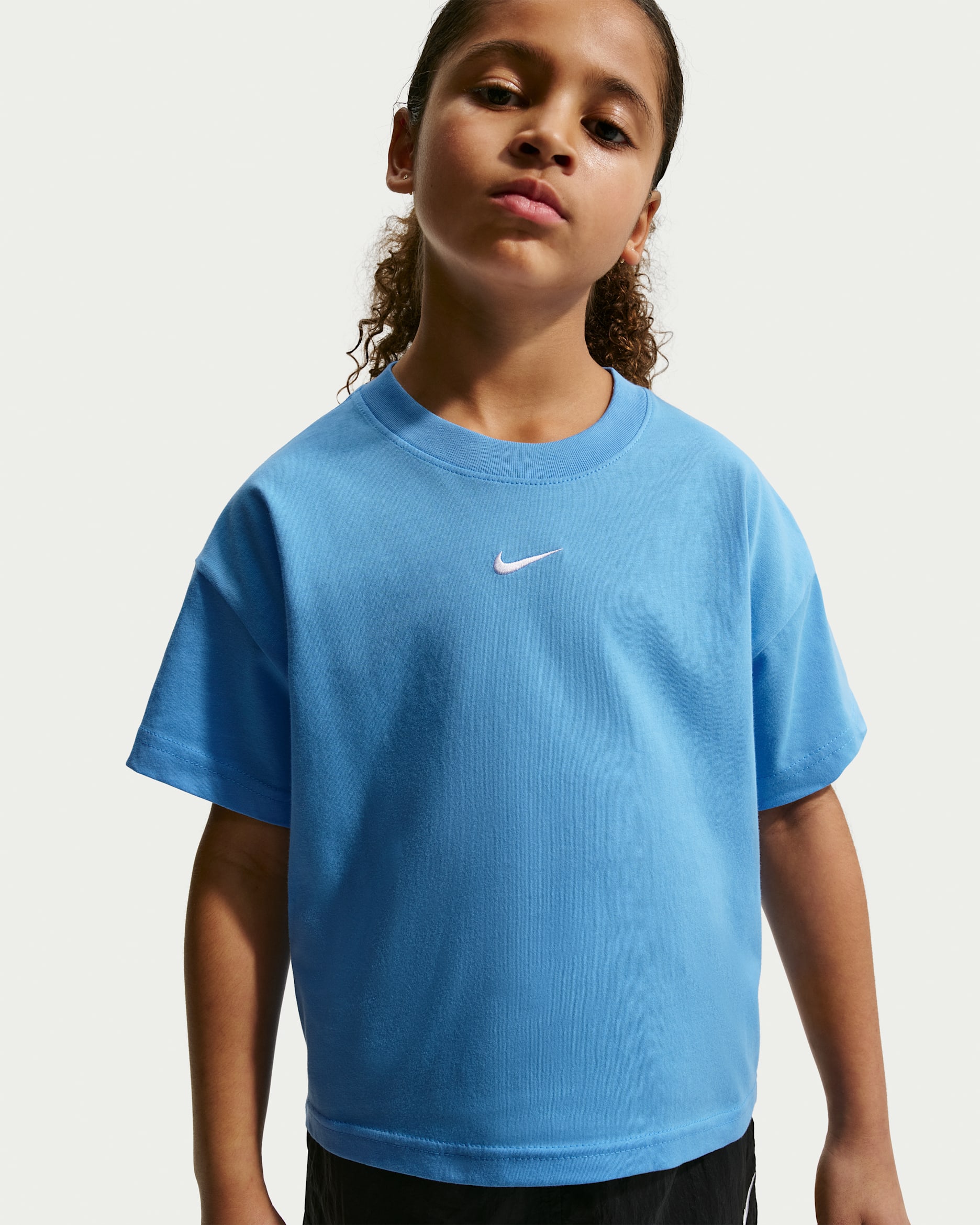 Playera para niña talla grande Nike Sportswear Essential - Azul universitario