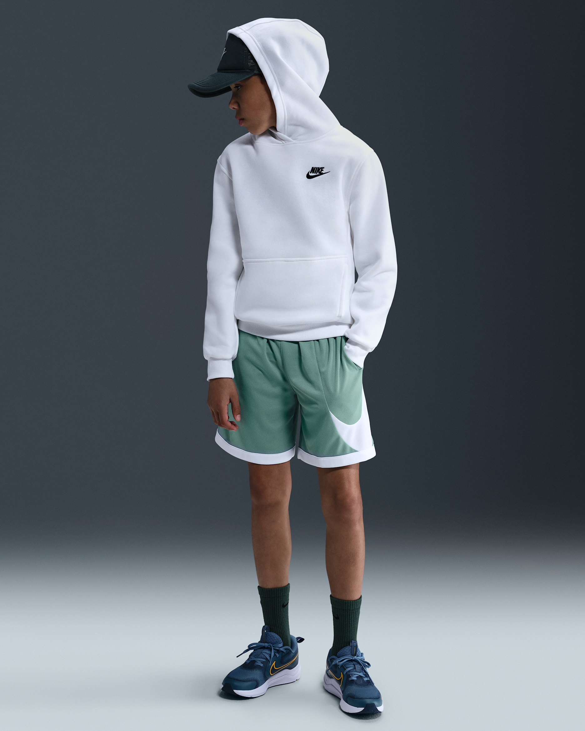 Nike Multi+ Older Kids' Dri-FIT Training Shorts - Cannon/White/White