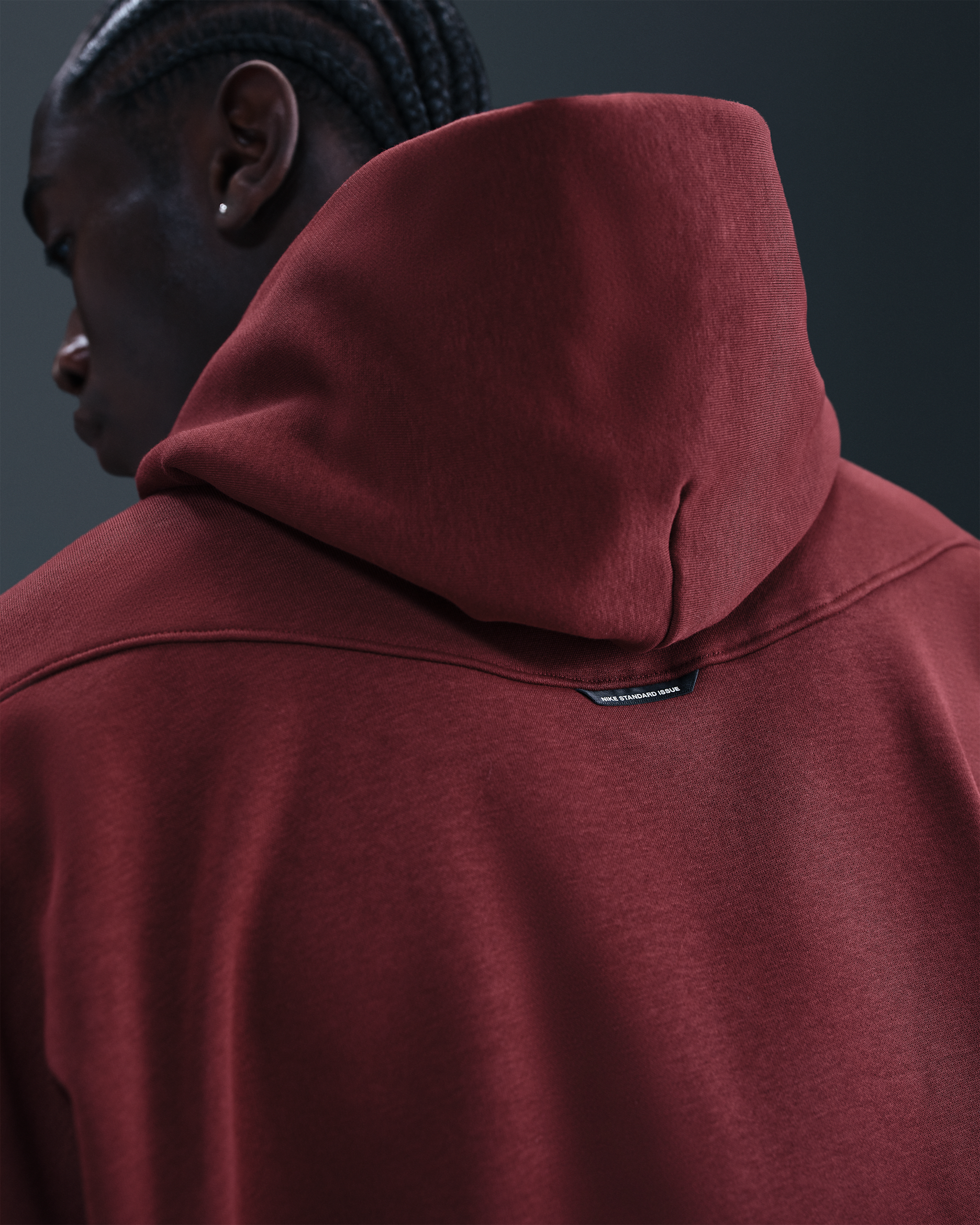 Nike Standard Issue Men's Therma-FIT Brushed Basketball Pullover Hoodie