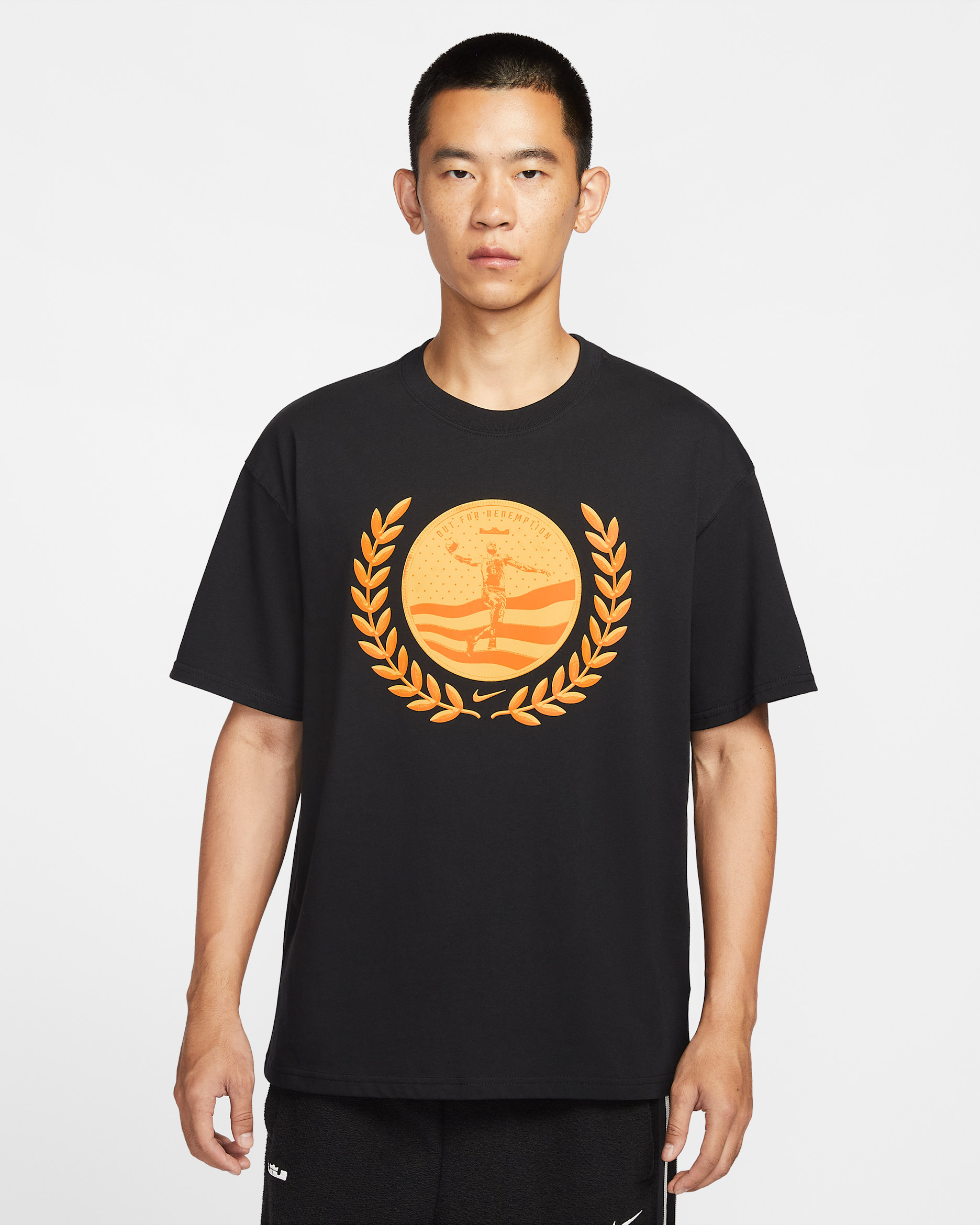 レブロン "Out For Redemption" ナイキ メンズ バスケットボール Tシャツ - ブラック