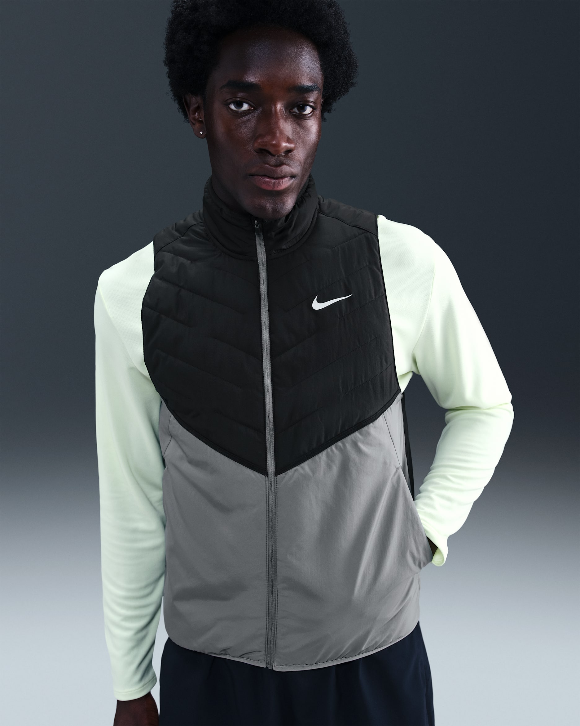 Nike Therma-FIT Repel løpevest med fyll med syntetisk materiale til herre - Svart/Smoke Grey