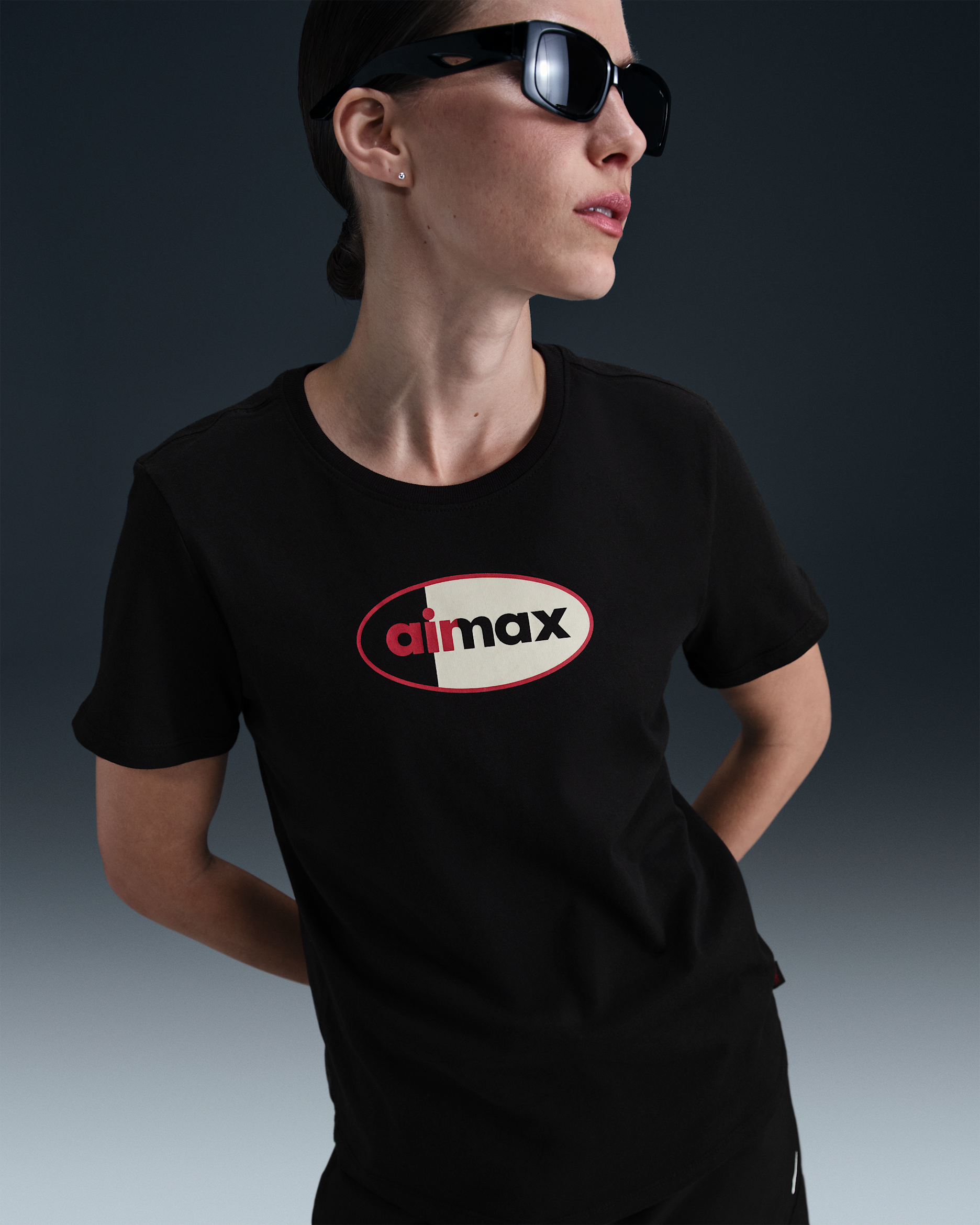 Liverpool F.C. Air Max Women's Nike Football T-Shirt - Black