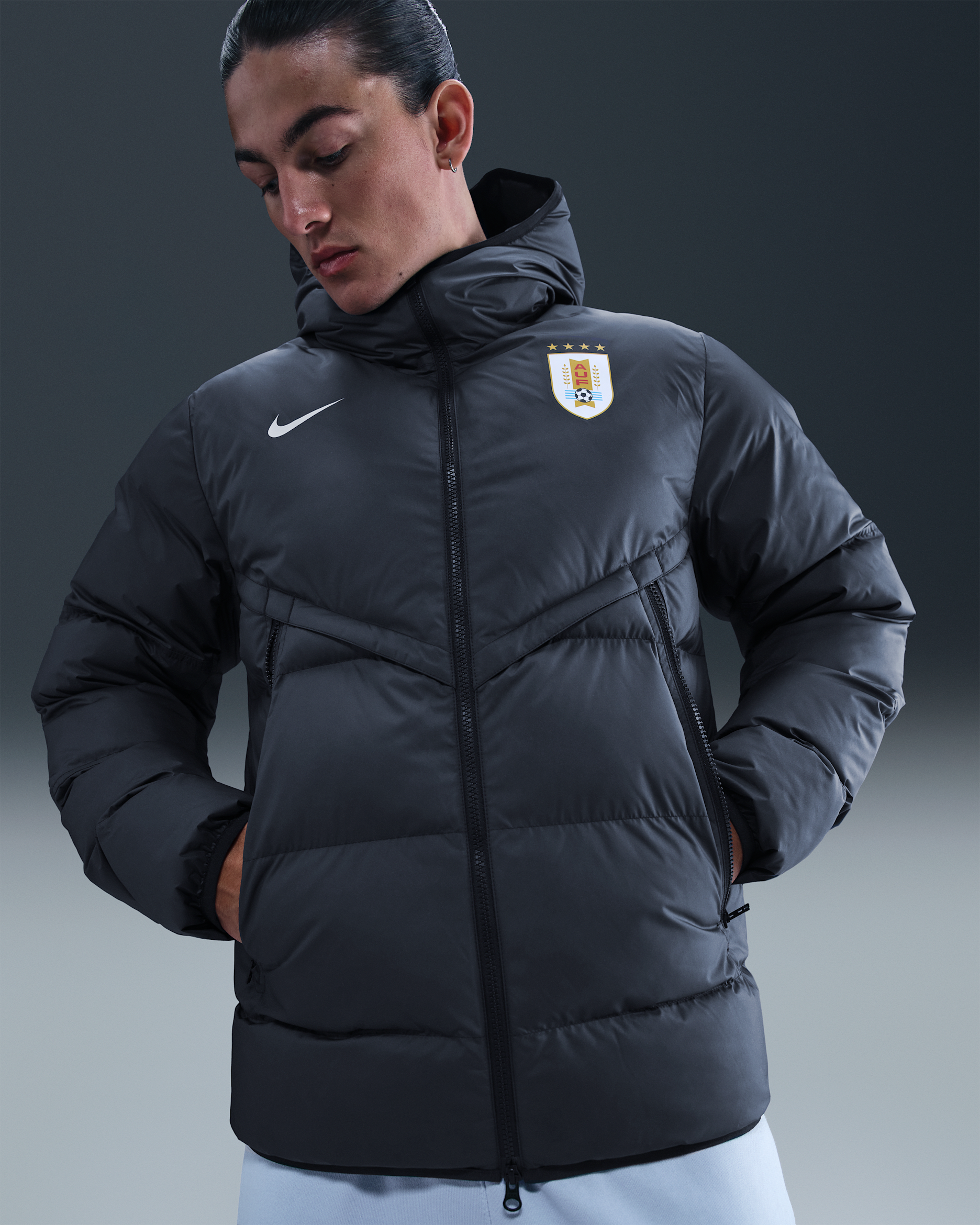 Chamarra de fútbol Nike Storm-FIT con gorro para hombre Uruguay Strike Windrunner PrimaLoft® - Obsidiana oscuro/Obsidiana oscuro/Obsidiana oscuro/Gris niebla