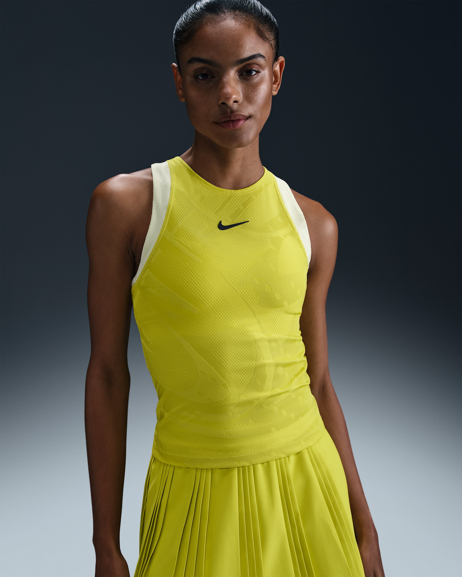 Camiseta de tirantes de tenis Dri-FIT para mujer NikeCourt Slam - Alto voltaje/Verde luminoso/Alto voltaje/Ceniza medio