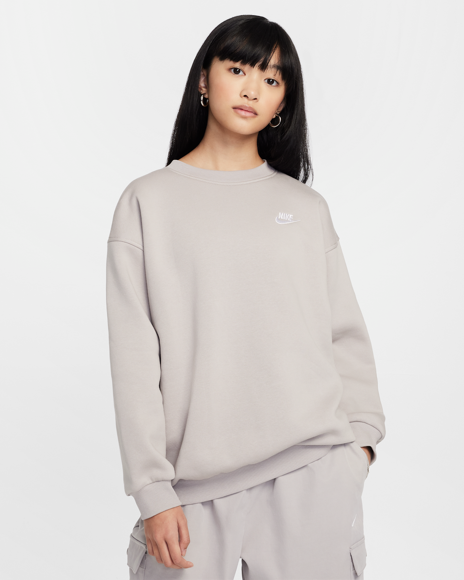Nike Sportswear Club Fleece Older Kids' Oversized Sweatshirt - College Grey/White