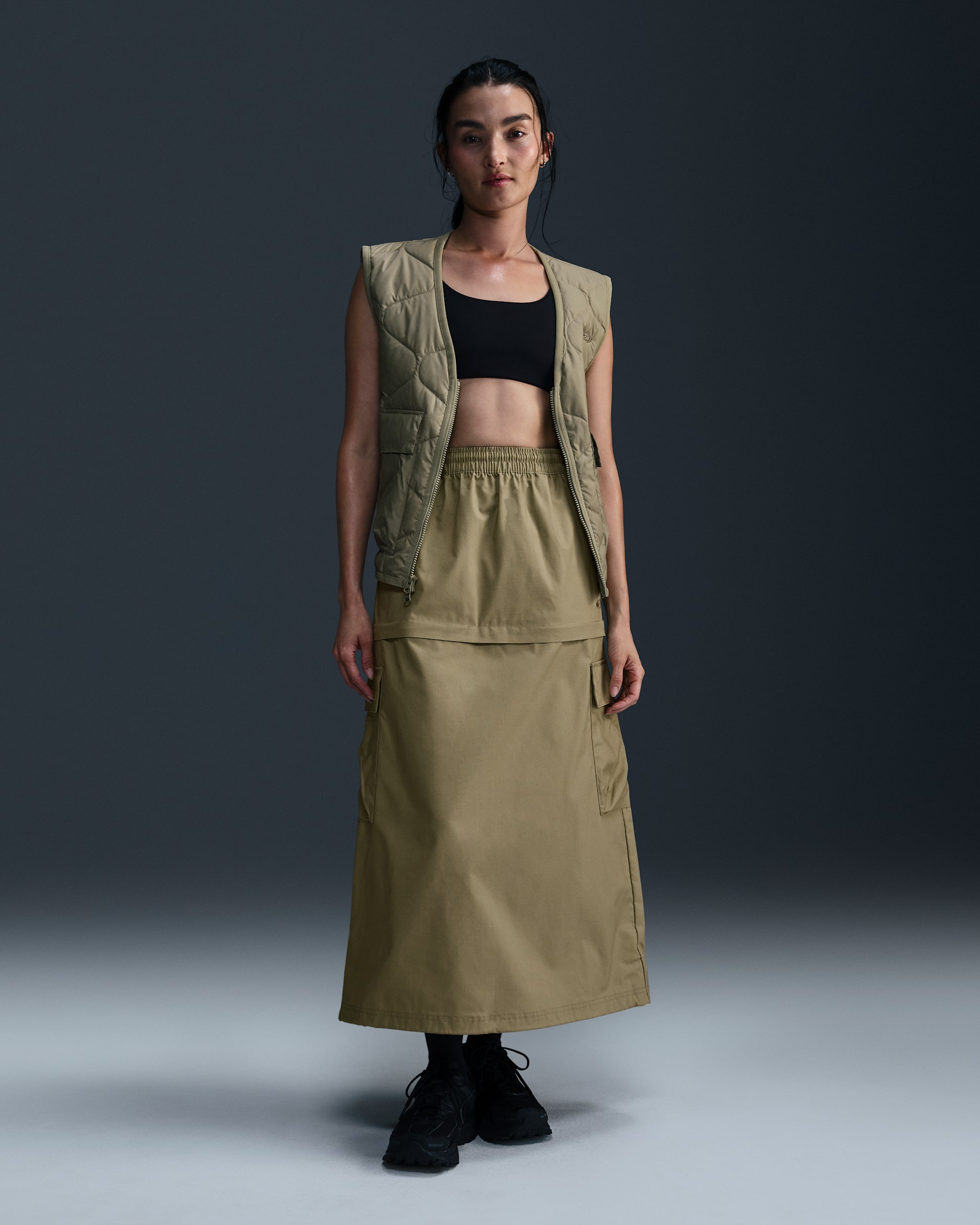 ナイキ スポーツウェア ウィメンズ ミッドライズ ウーブン カーゴ ミディ スカート - ニュートラルオリーブ/ミディアムオリーブ