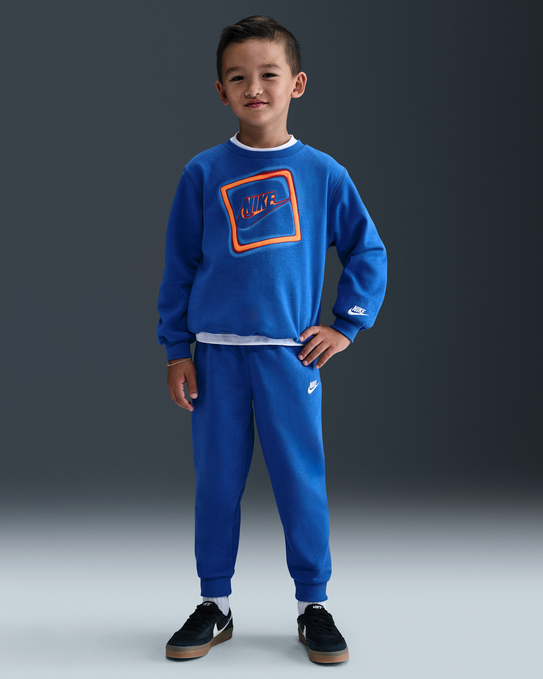 Conjunto de 2 piezas de sudadera cuello redondo de tejido Fleece ligero para niños talla pequeña Nike Glow With Me - Royal juego
