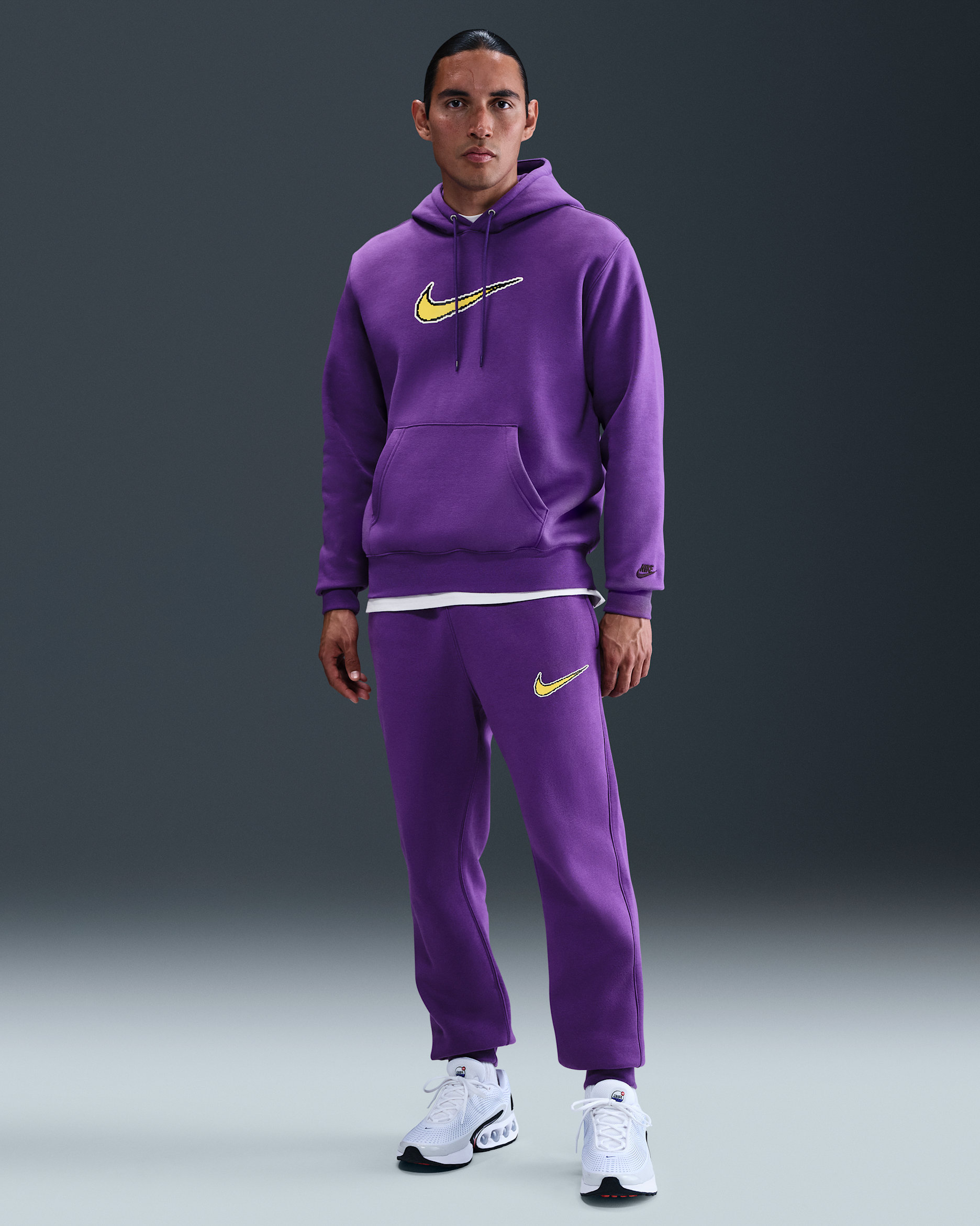 Joggers de tejido Fleece para hombre Nike Sportswear Club - Uva salvaje/Uva salvaje/Negro