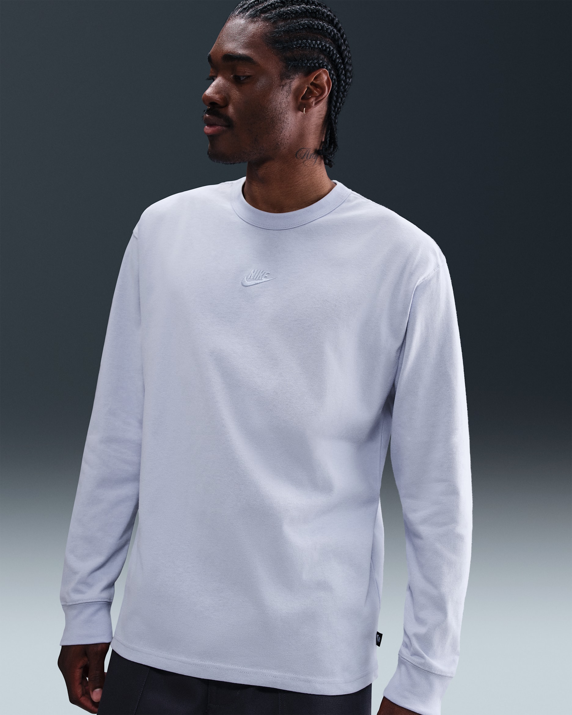 เสื้อยืดแขนยาวผู้ชาย Nike Sportswear Premium Essentials - Ghost