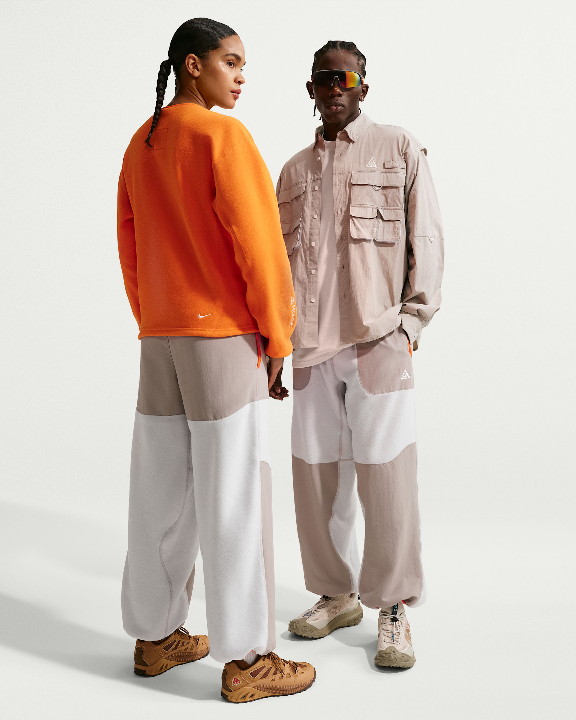 Nike ACG "Wolf Tree" Plus Fleece Pants - Photon Dust/College Grey/Vivid Purple/Summit White