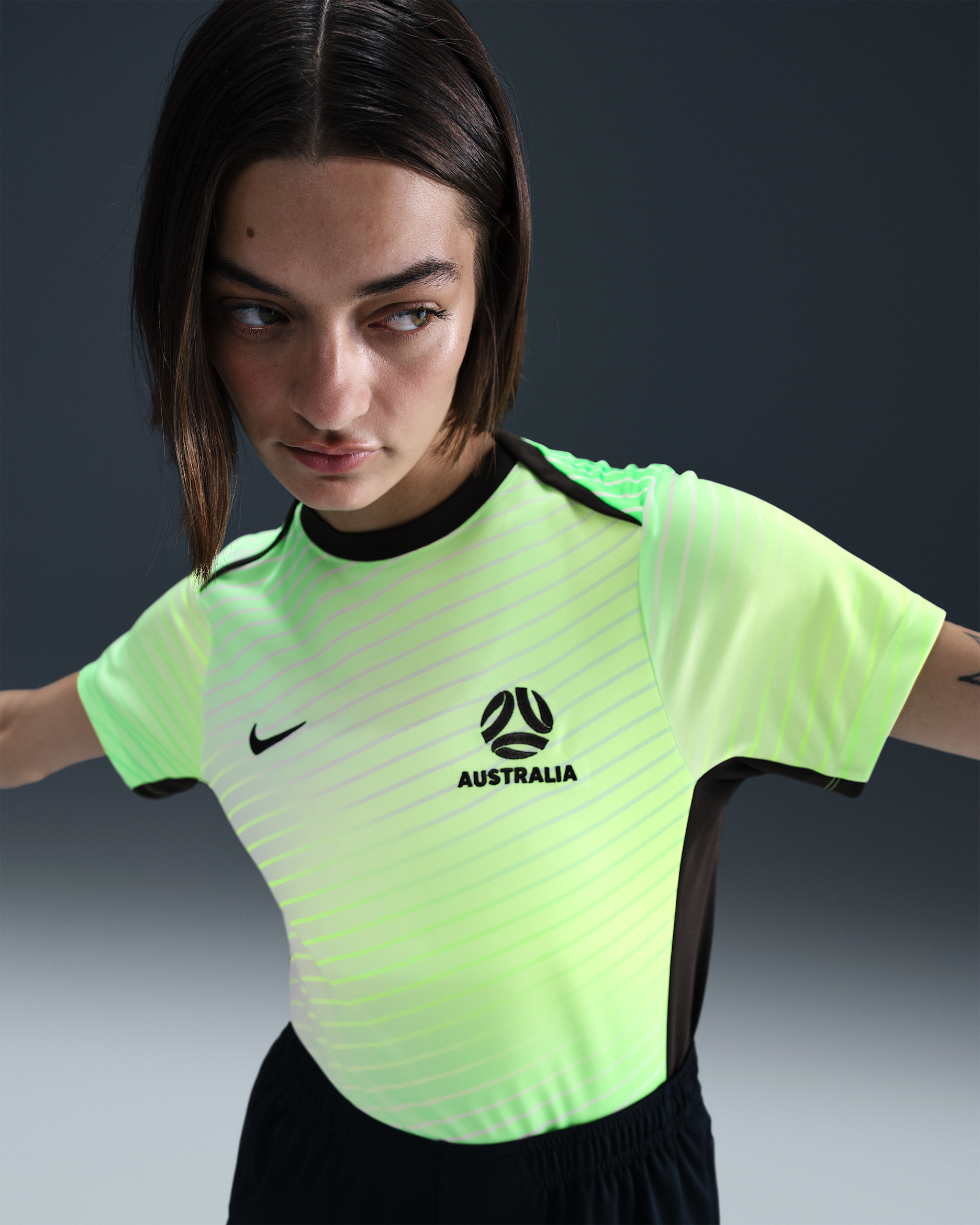 Haut de foot à manches courtes d'avant-match Nike Dri-FIT Australie Academy Pro pour femme - Poison Green/Night Forest/Night Forest