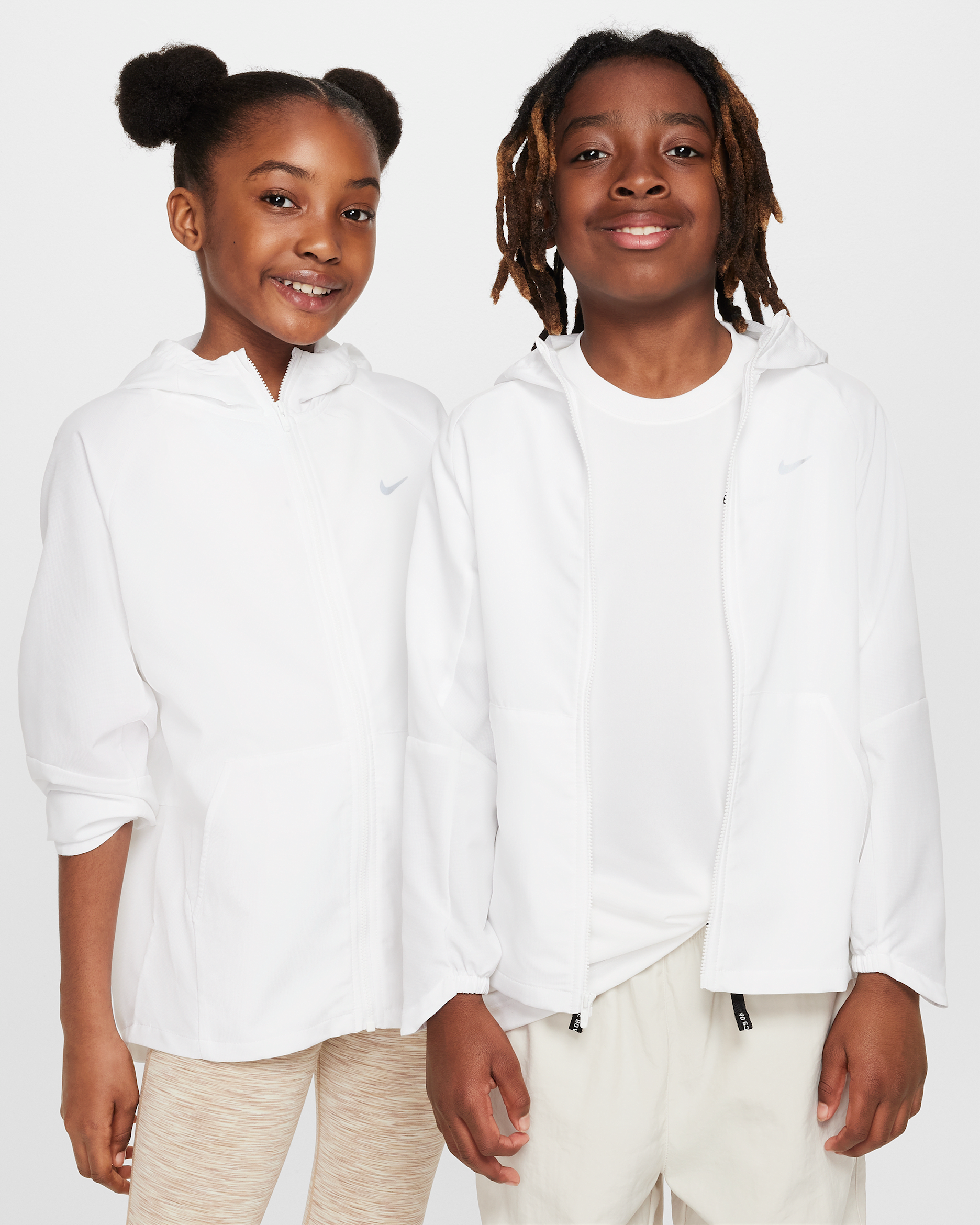 Nike Dri-FIT UV Trainingsjacke (ältere Kinder) - Weiß