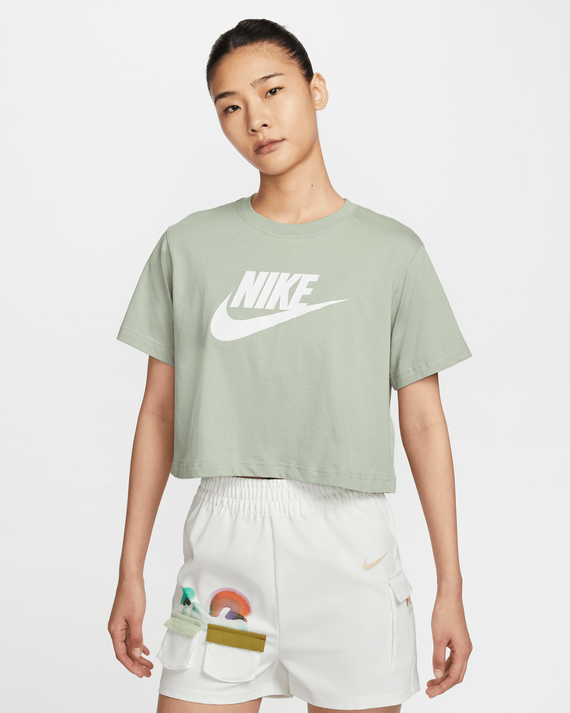 เสื้อยืดเอวลอยผู้หญิง Nike Sportswear Essential - Jade Horizon/ขาว