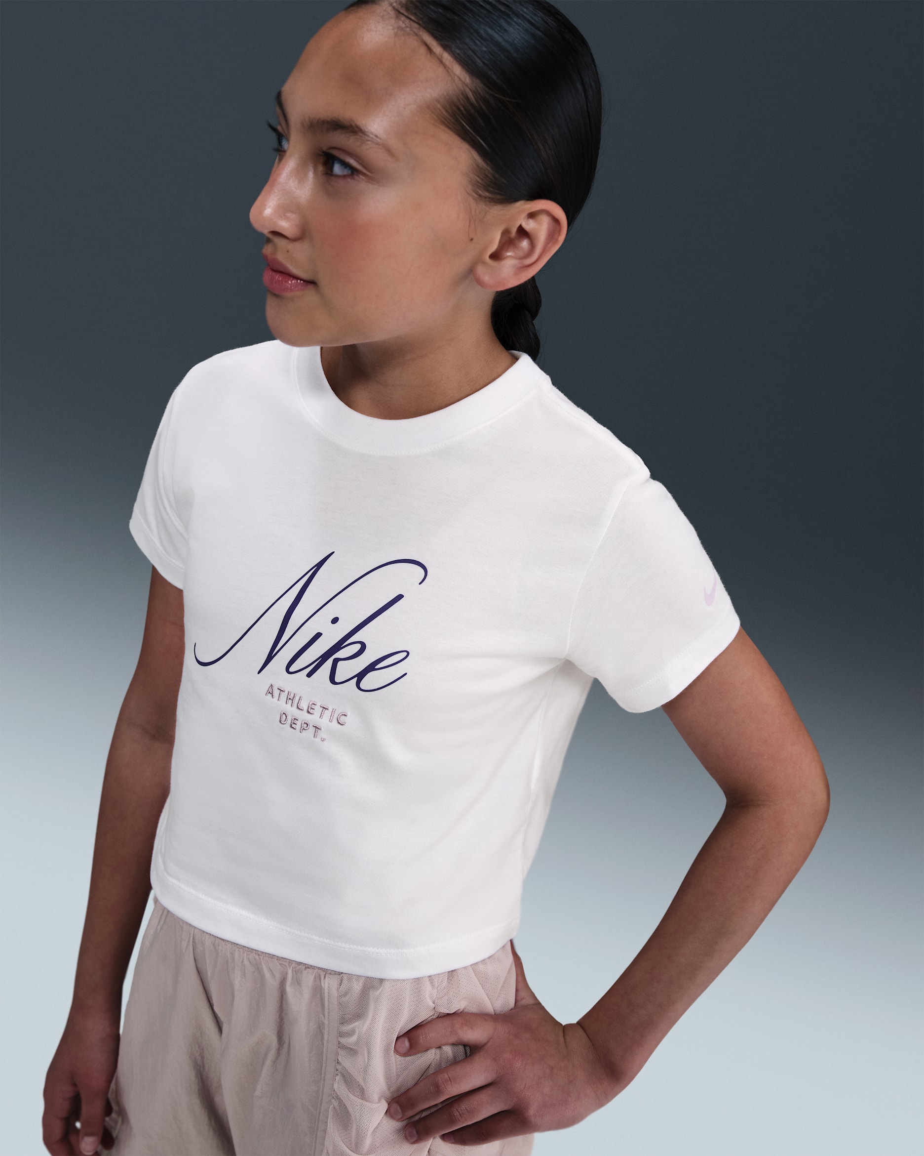 Playera cropped para niña talla grande Nike Sportswear - Blanco