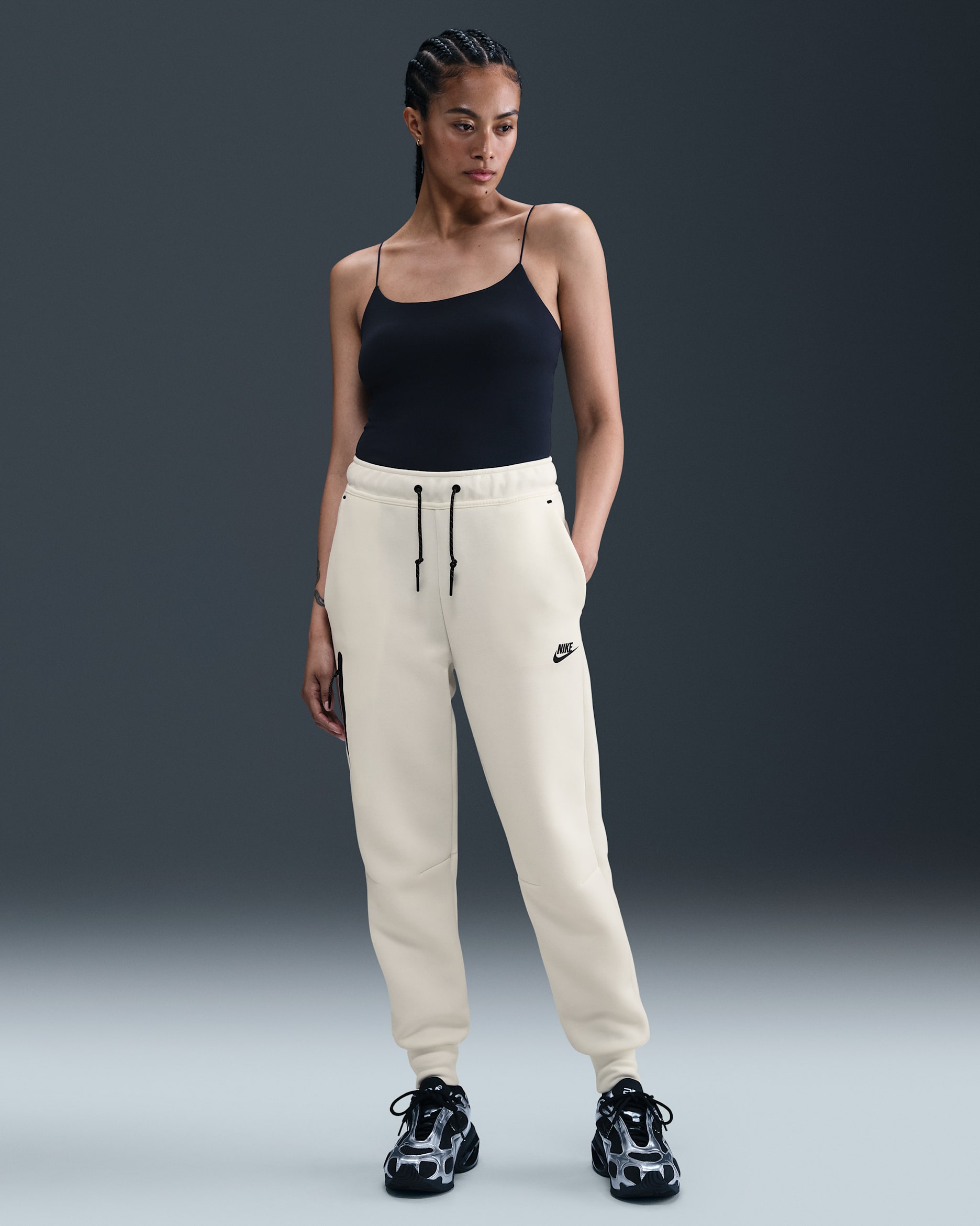 Nike Sportswear Tech Fleece joggingbroek met halfhoge taille voor dames - Sail/Zwart