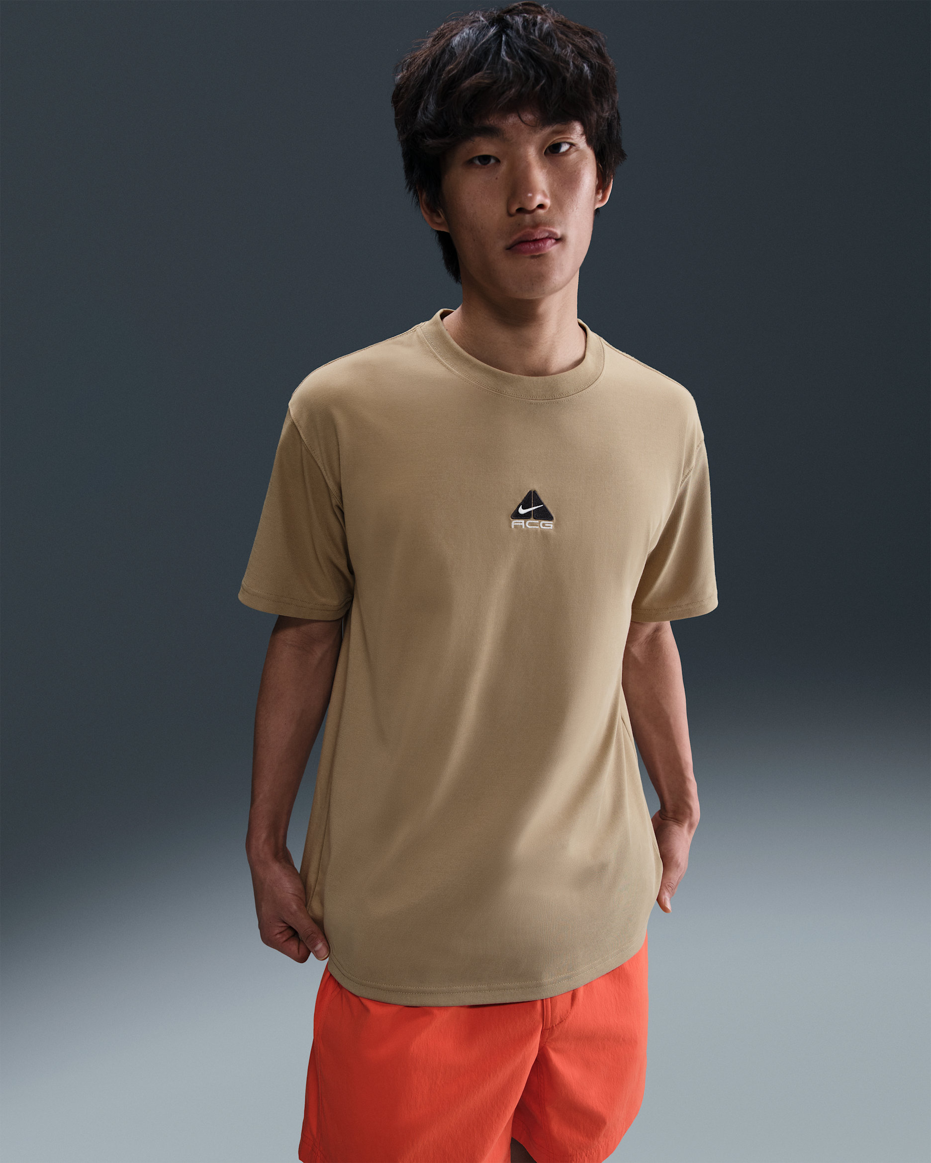 ナイキ ACG メンズ Tシャツ - パラシュートベージュ
