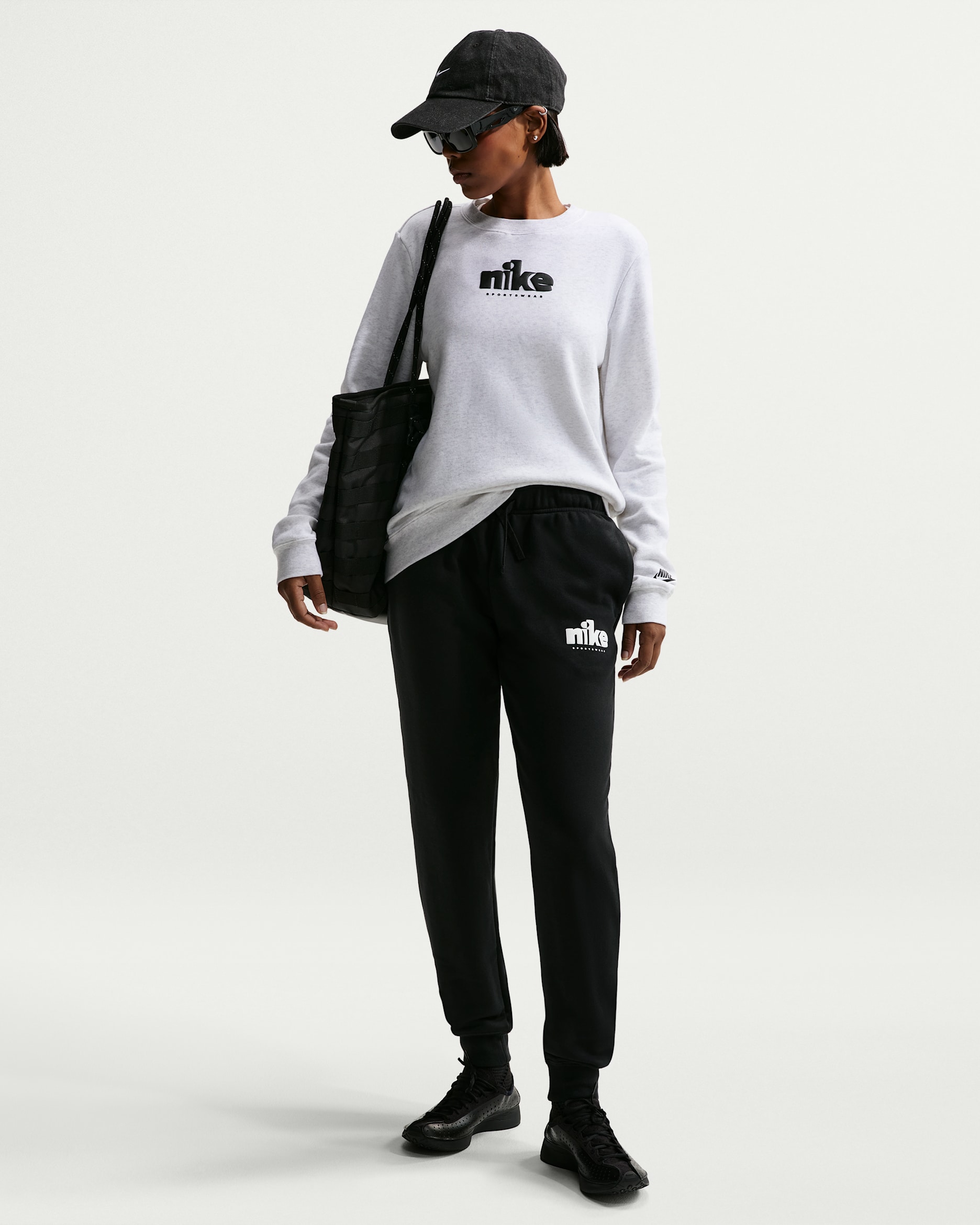 Nike Sportswear Club Fleece Women's Graphic Mid-Rise Trousers - Black/White