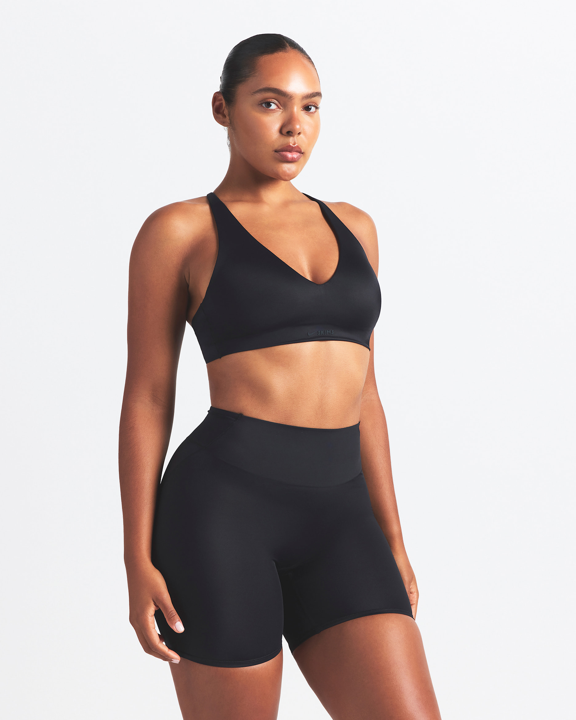 NikeSKIMS Shine Women's V-Neck Bra - NSKM OBSIDIAN