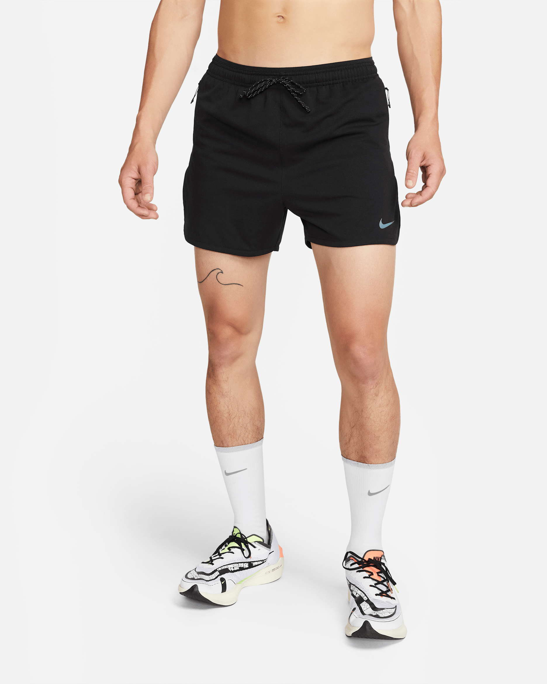Nike Dri-FIT Stride Running Division 男款 4" 隱藏式內裡跑步短褲 - 黑色