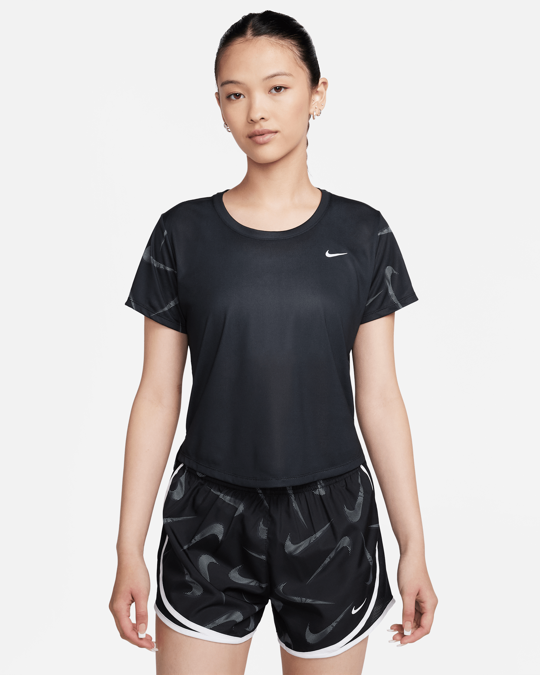ナイキ Dri-FIT スウッシュ ウィメンズ ショートスリーブ プリント ランニングトップ - ブラック