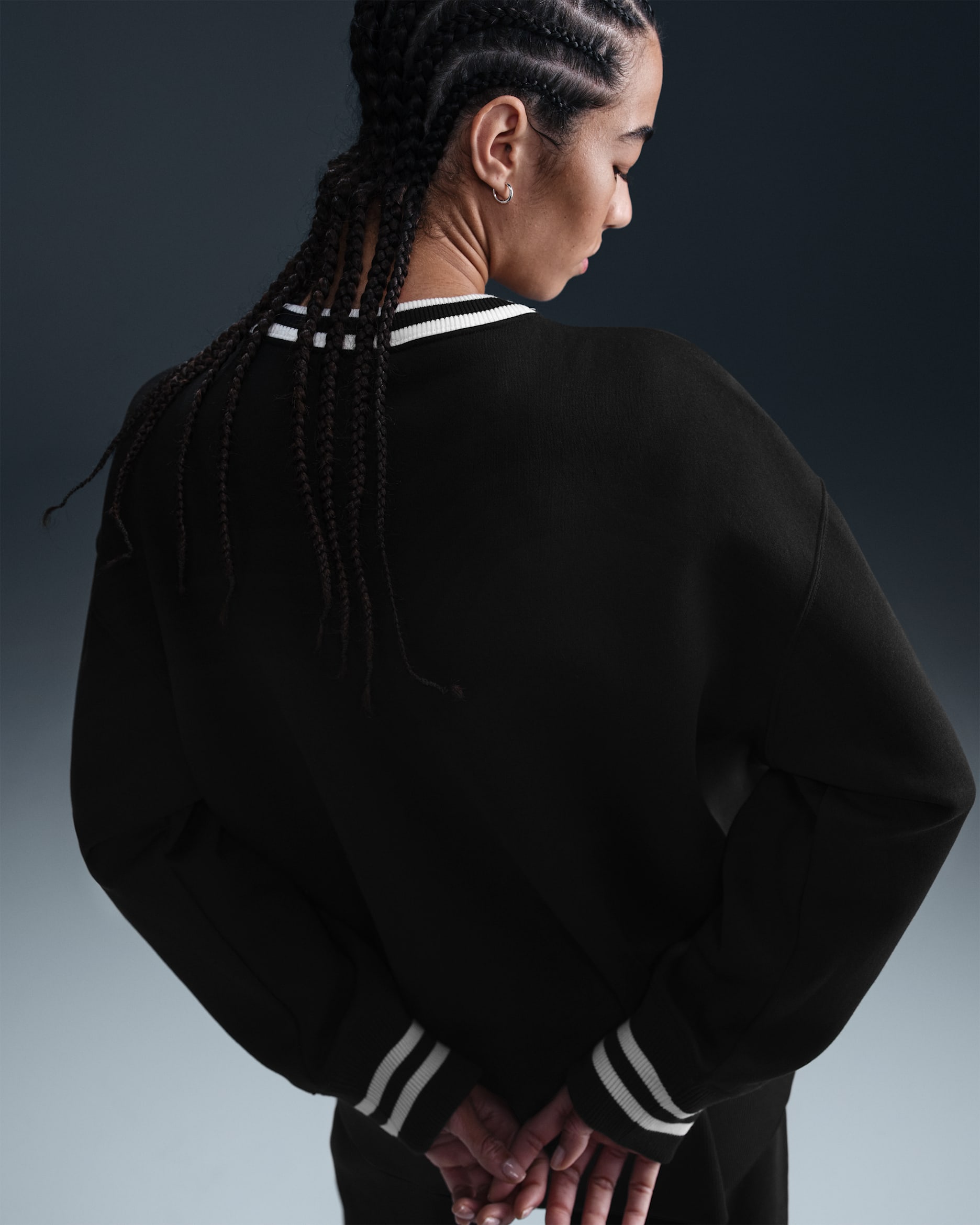 Nike Sportswear Phoenix Fleece Women's Oversized Graphic Crew-Neck Sweatshirt