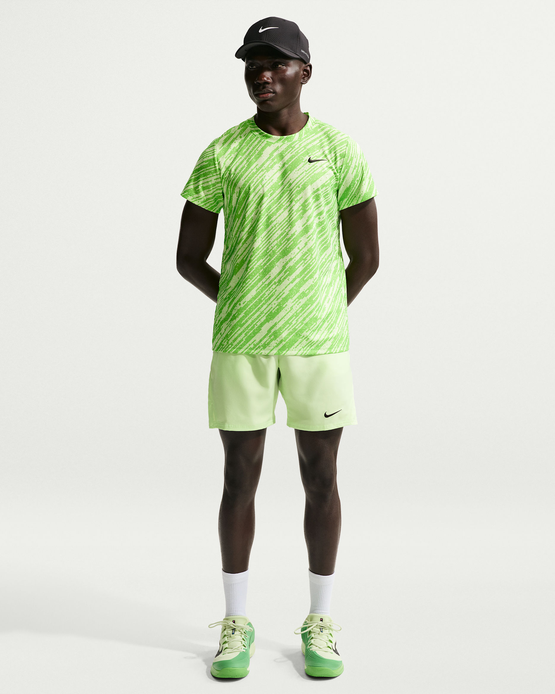 NikeCourt Victory Dri-FIT 18 cm Erkek Tenis Şortu - Light Liquid Lime/Siyah