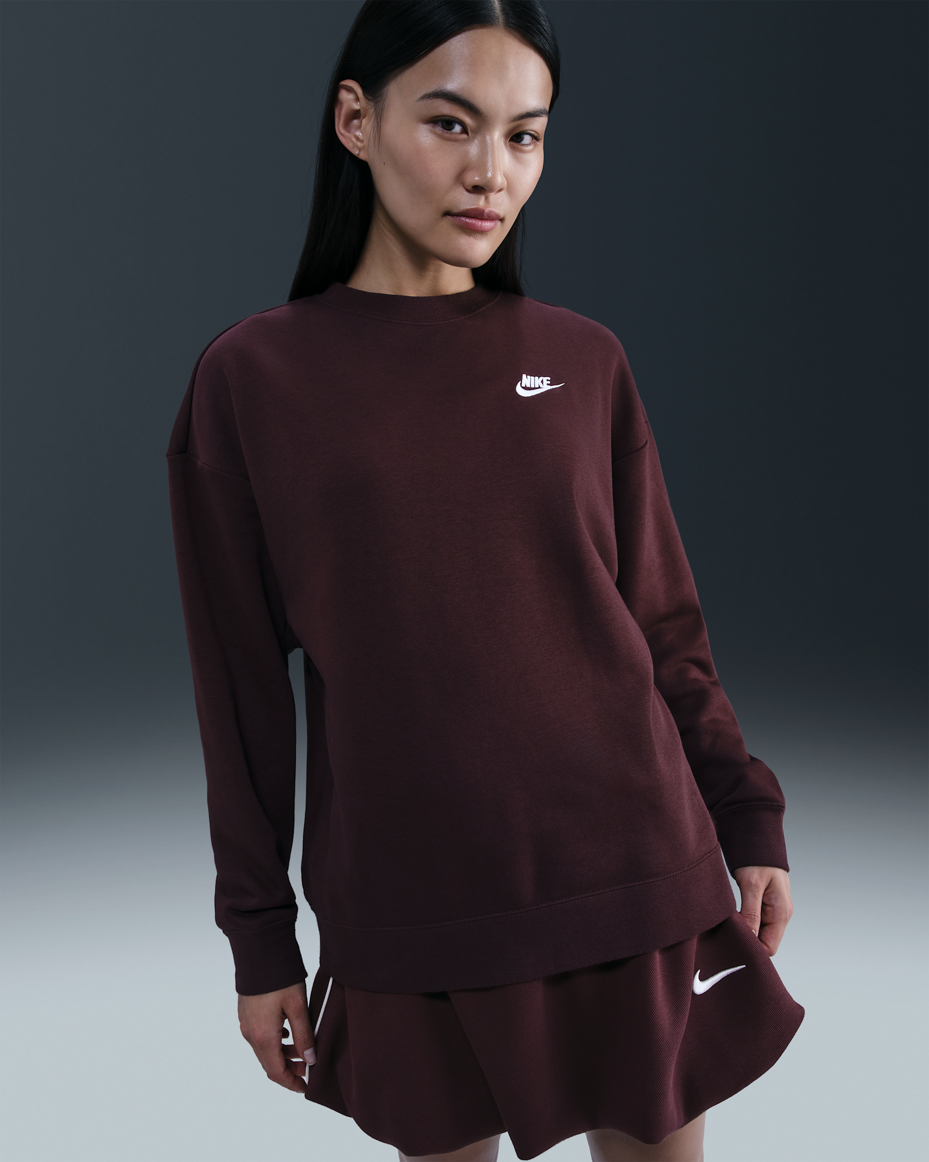 Nike Sportswear Club Fleece Women's Loose Crew-Neck Sweatshirt - Burgundy Crush/White